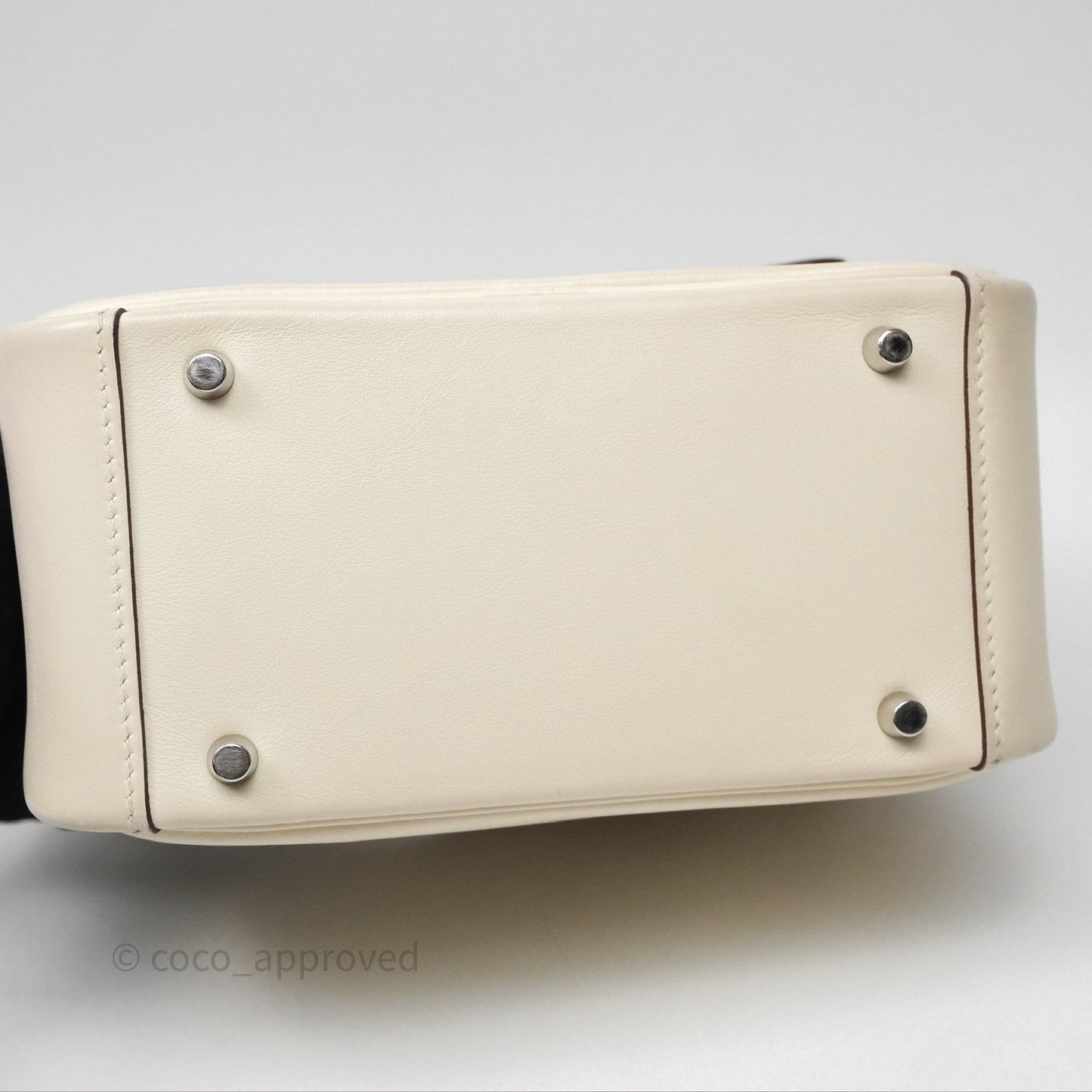 Hermes Mini Lindy Veau Swift Nata I2/ Sesame 2S Palladium Hardware