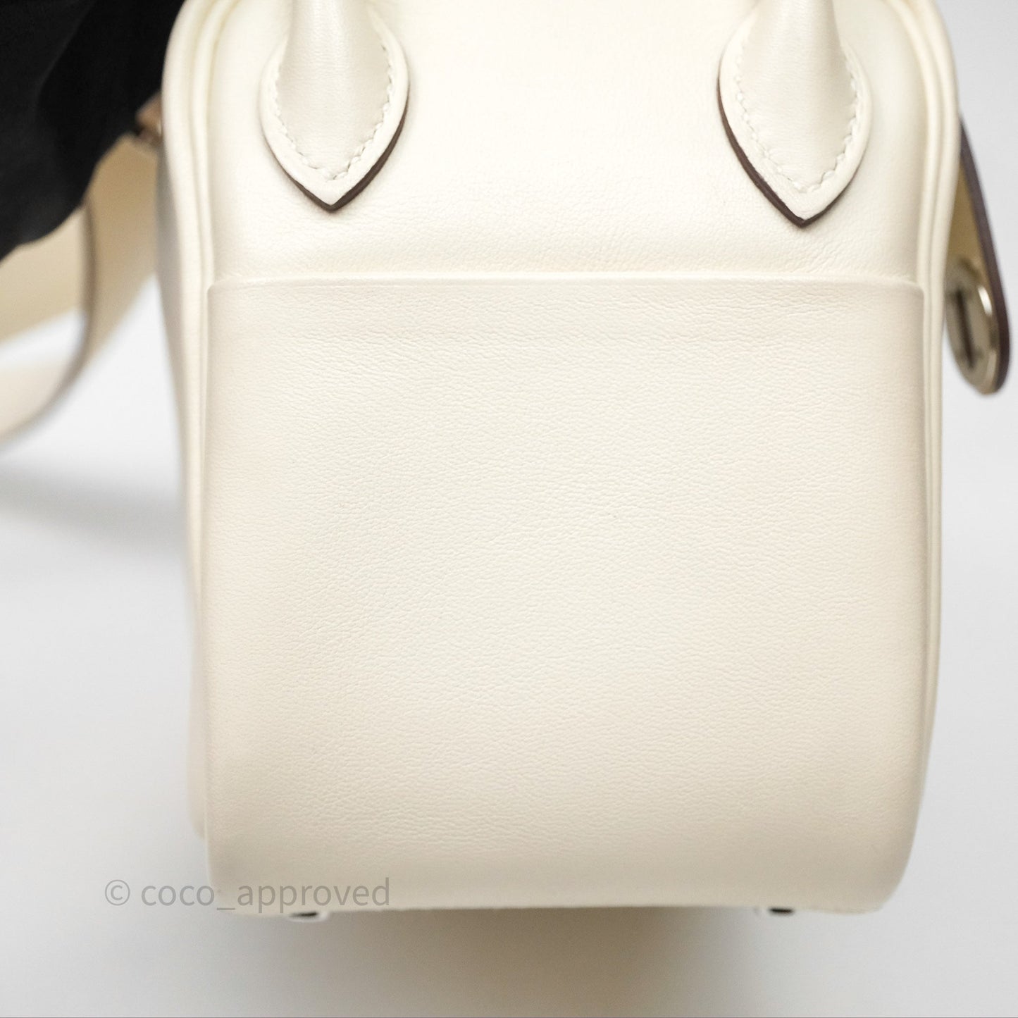Hermes Mini Lindy Veau Swift Nata I2/ Sesame 2S Palladium Hardware