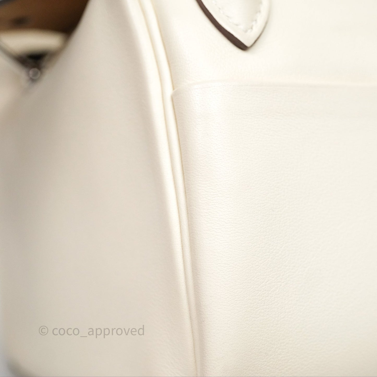 Hermes Mini Lindy Veau Swift Nata I2/ Sesame 2S Palladium Hardware