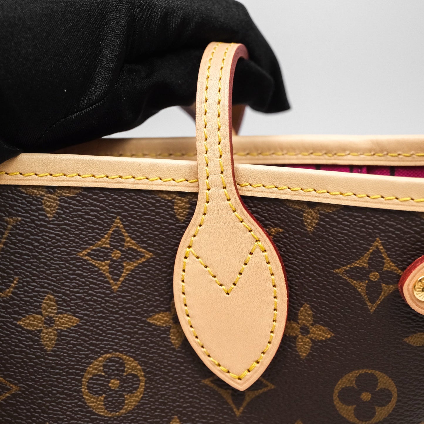 Louis Vuitton Neverfull PM Tote Bag Monogram Canvas Fuchsia