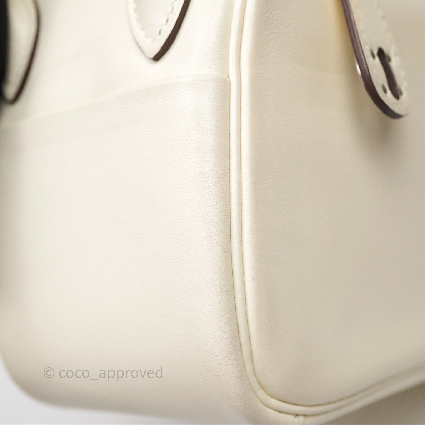 Hermes Mini Lindy Veau Swift Nata I2/ Sesame 2S Palladium Hardware