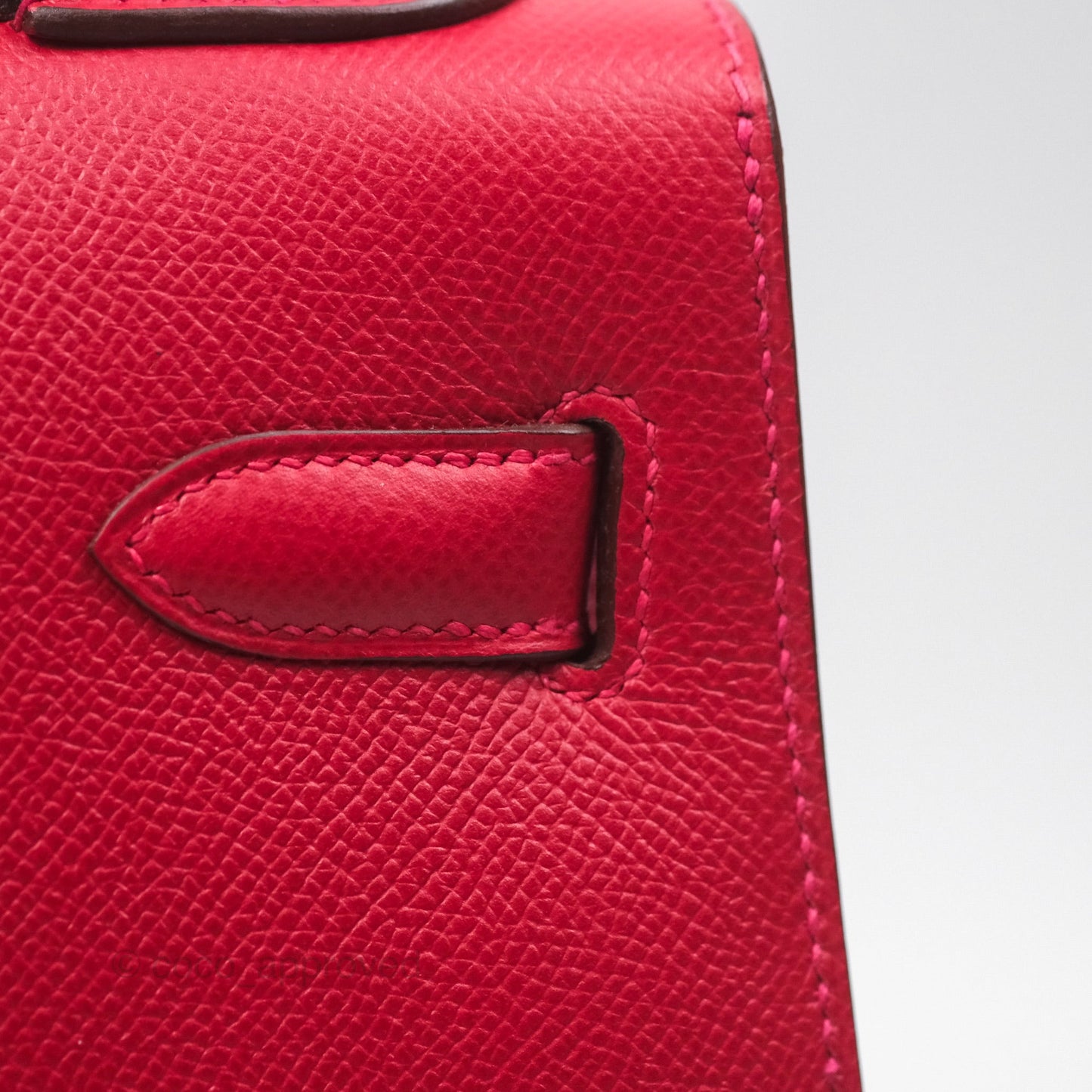 Hermès Kelly 32 Sellier Rouge Casaque Q5 Epsom Gold Hardware