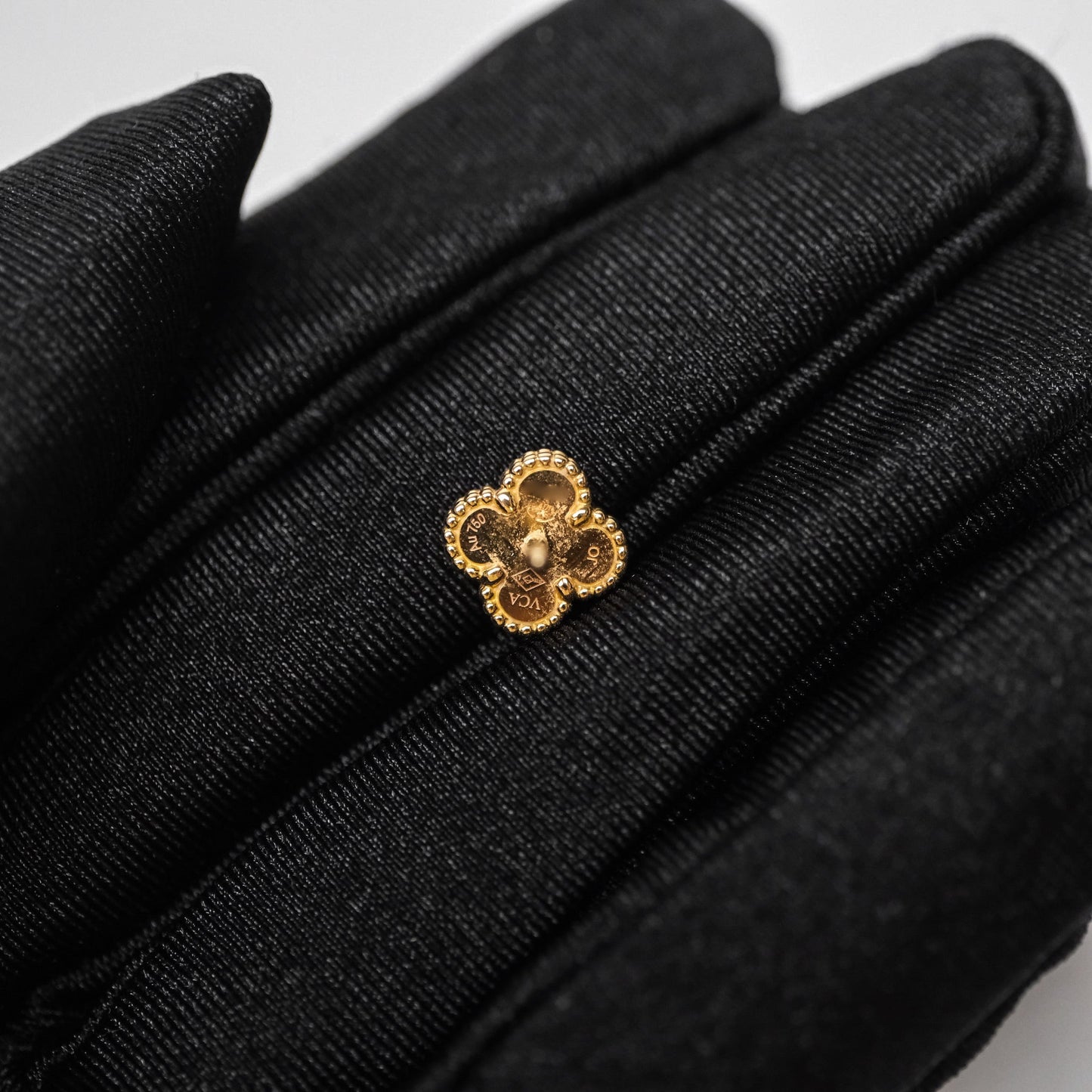 Van Cleef & Arpels Sweet Alhambra Earstuds Earrings Pendant Onyx Yellow Gold