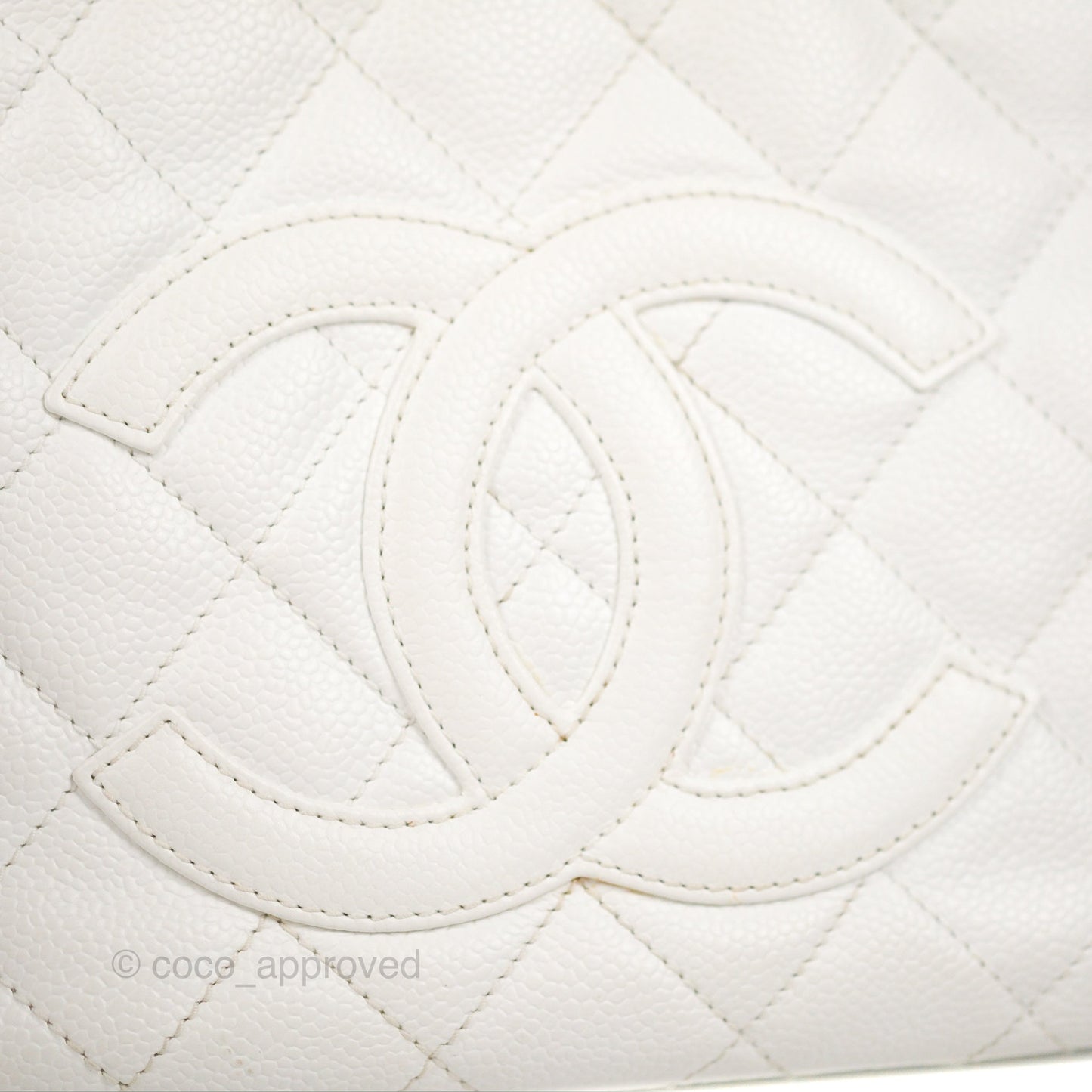 Chanel Vintage CC Quilted Shoulder Bag White Caviar Gold Hardware
