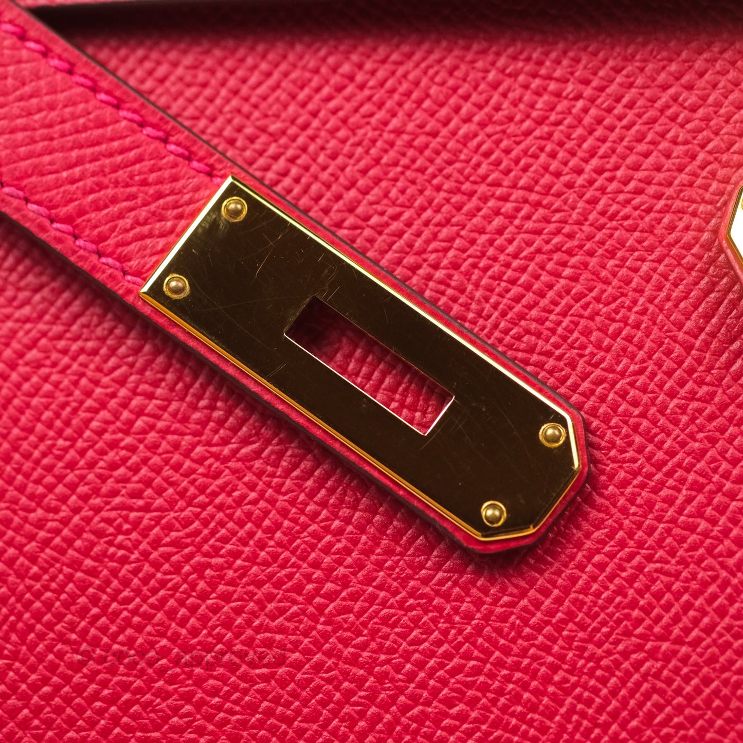 Hermès Kelly 32 Sellier Rouge Casaque Q5 Epsom Gold Hardware