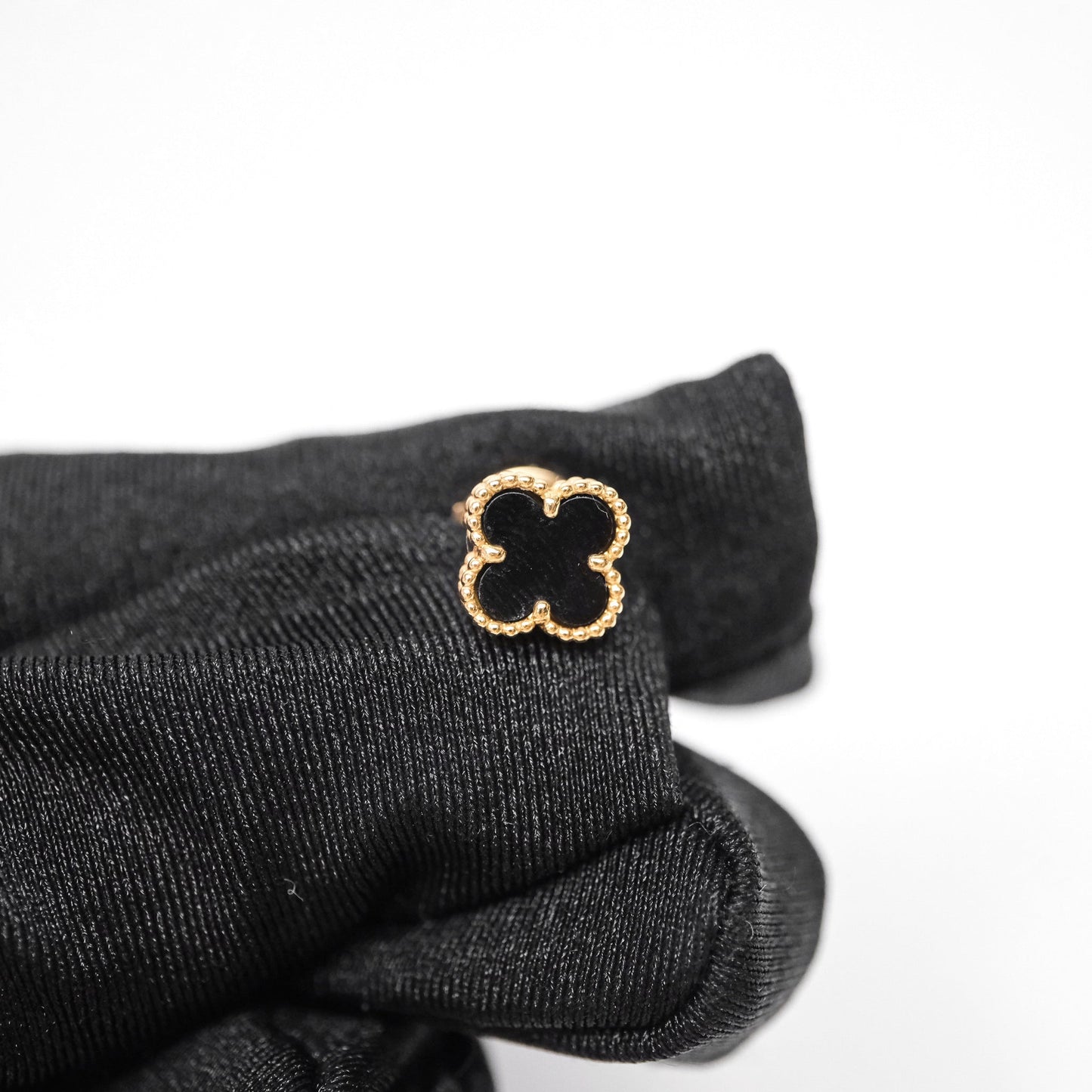 Van Cleef & Arpels Sweet Alhambra Earstuds Earrings Pendant Onyx Yellow Gold