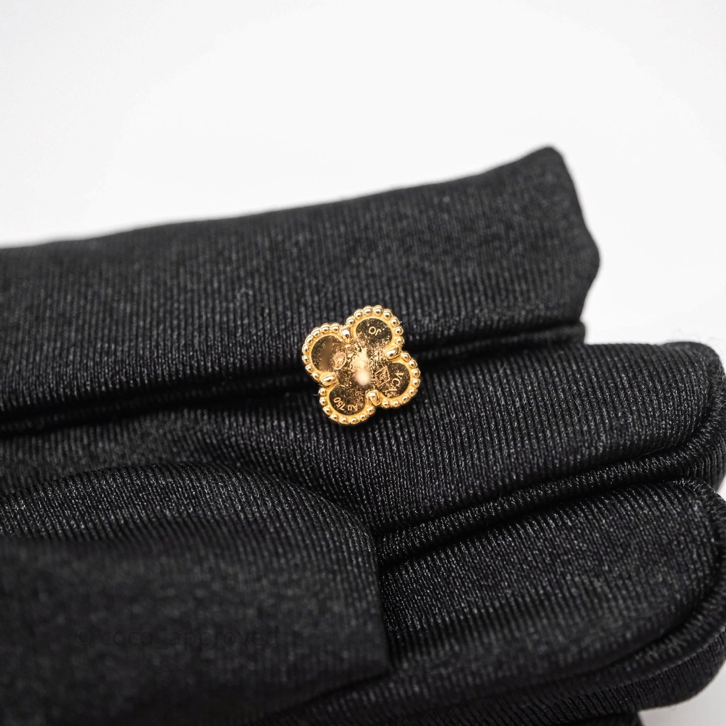 Van Cleef & Arpels Sweet Alhambra Earstuds Earrings Pendant Onyx Yellow Gold