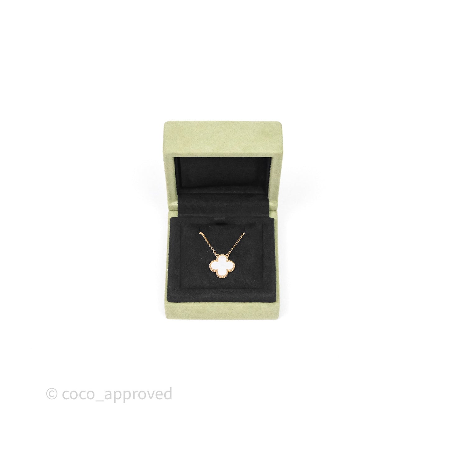 Van Cleef & Arpels Vintage Alhambra Pendant White Mother-of-pearl Yellow Gold