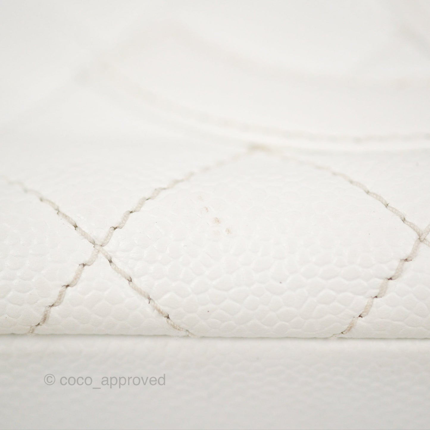 Chanel Vintage CC Quilted Shoulder Bag White Caviar Gold Hardware