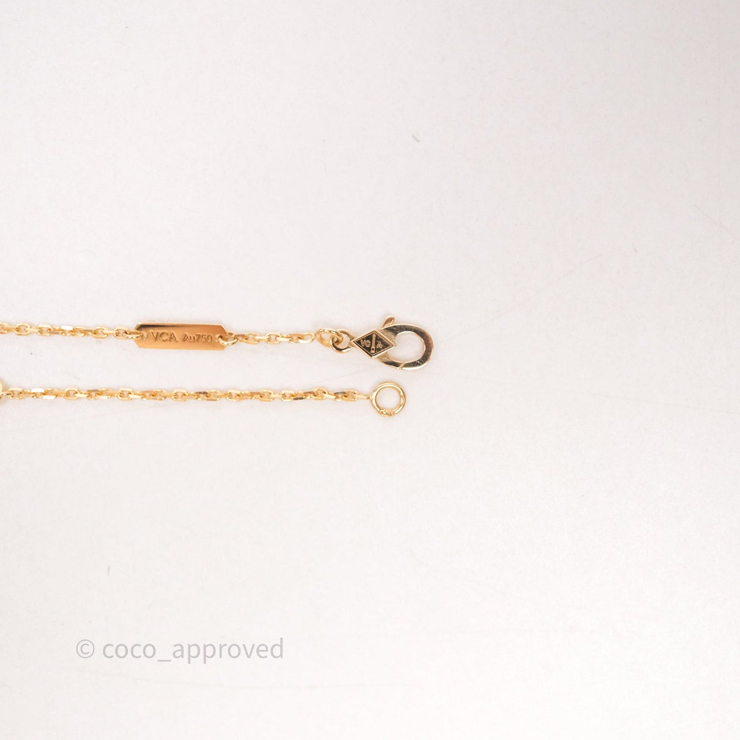 Van Cleef & Arpels Vintage Alhambra Pendant White Mother-of-pearl Yellow Gold