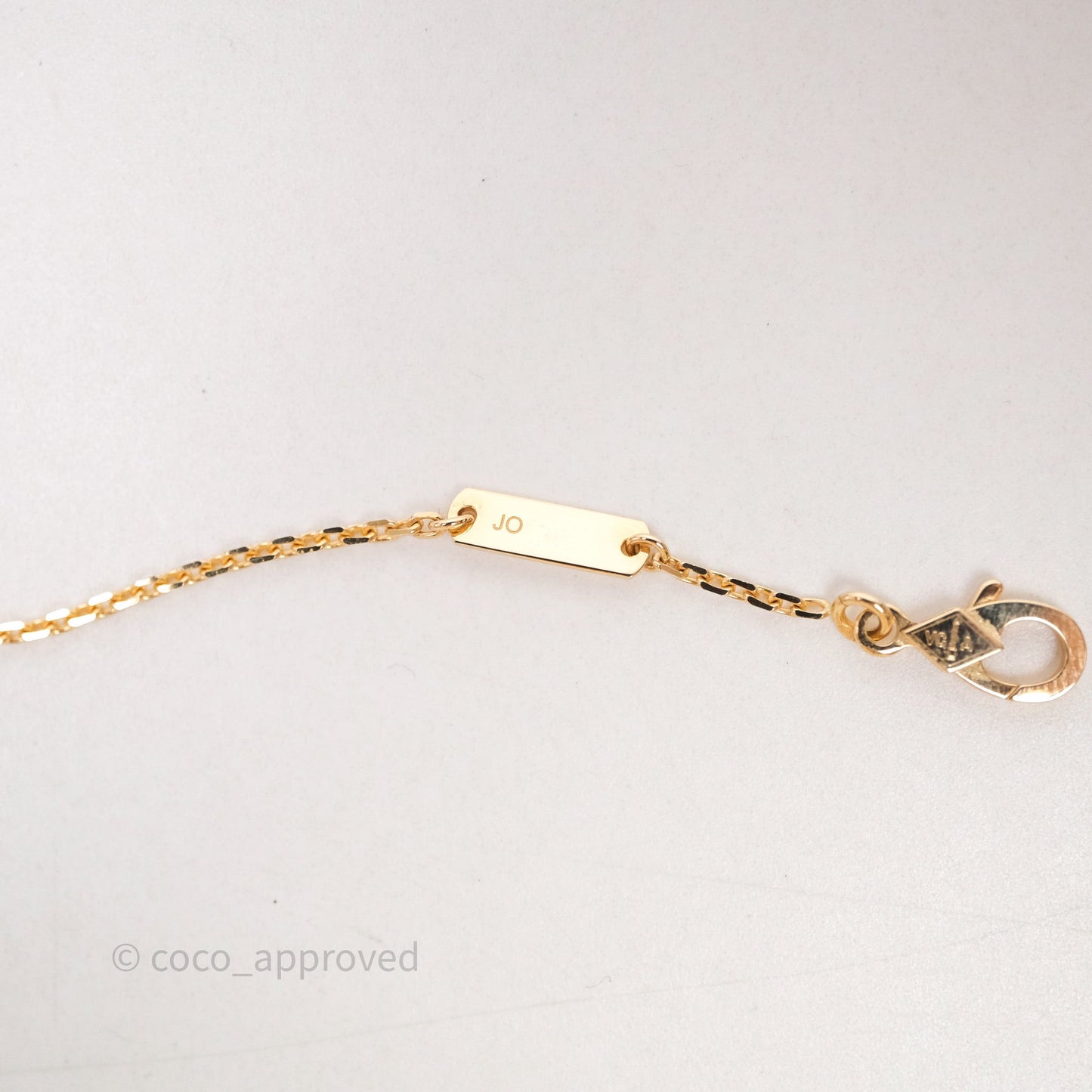 Van Cleef & Arpels Vintage Alhambra Pendant White Mother-of-pearl Yellow Gold