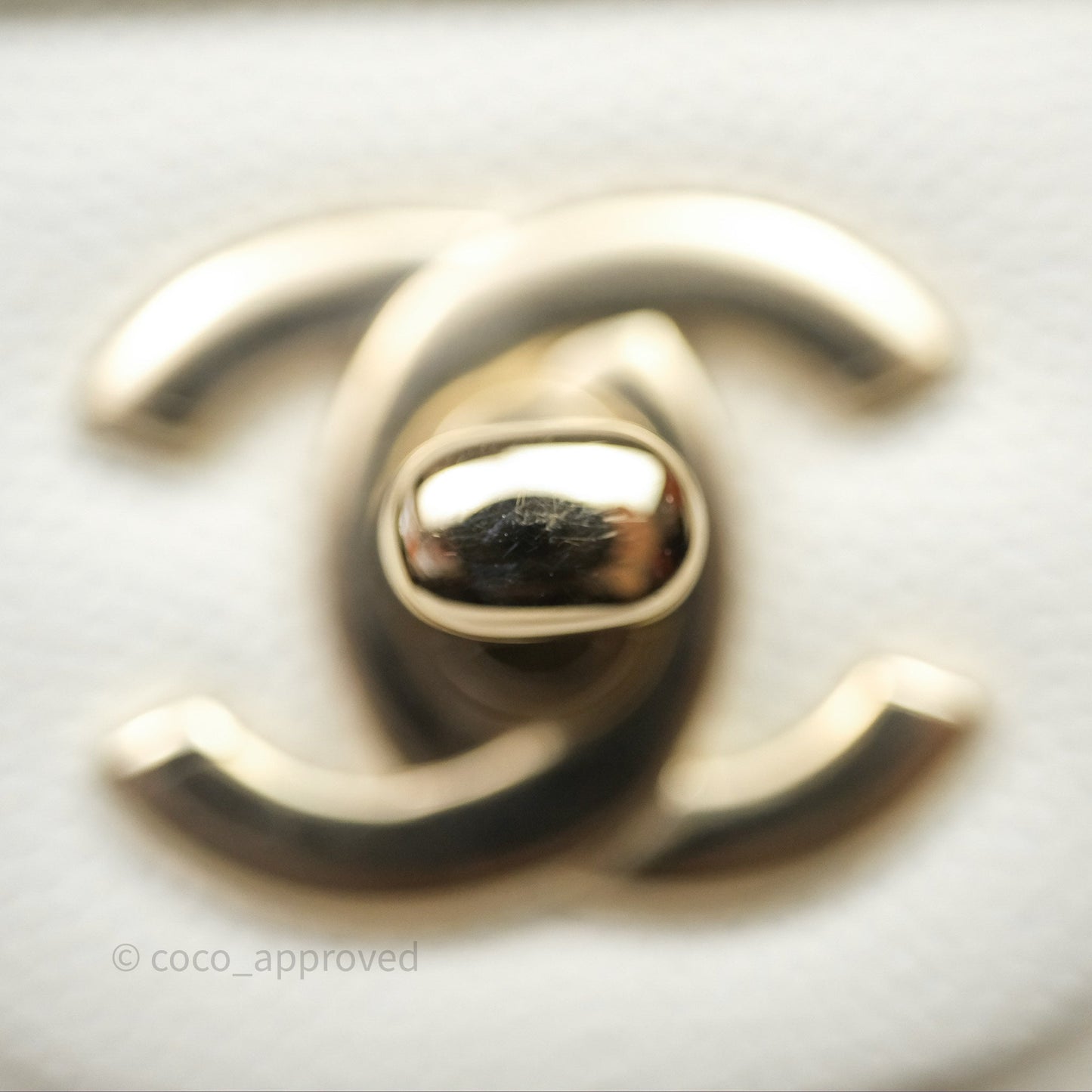 Chanel Classic Quilted Small S/M Flap Ivory White Caviar Gold Hardware