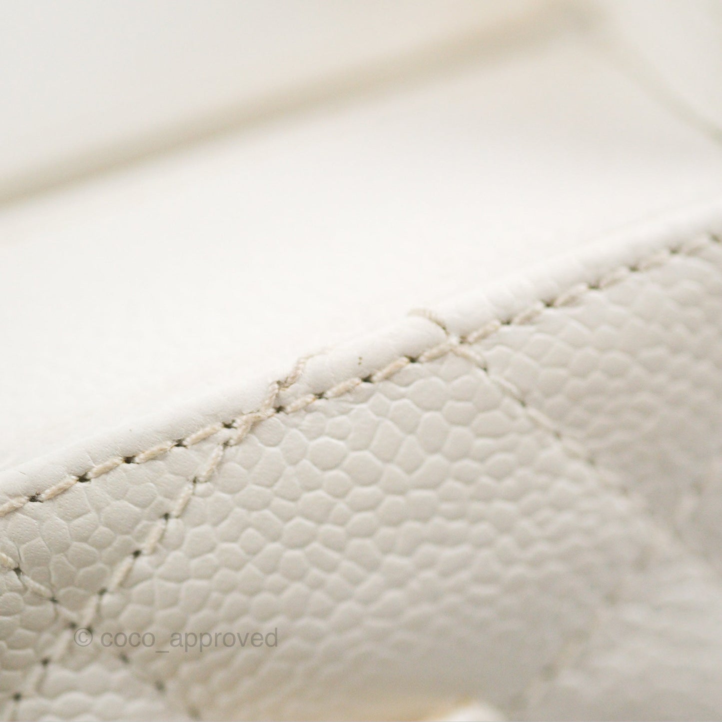 Chanel Vintage CC Quilted Shoulder Bag White Caviar Gold Hardware
