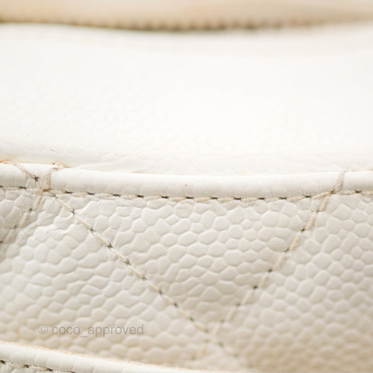 Chanel Vintage CC Quilted Shoulder Bag White Caviar Gold Hardware