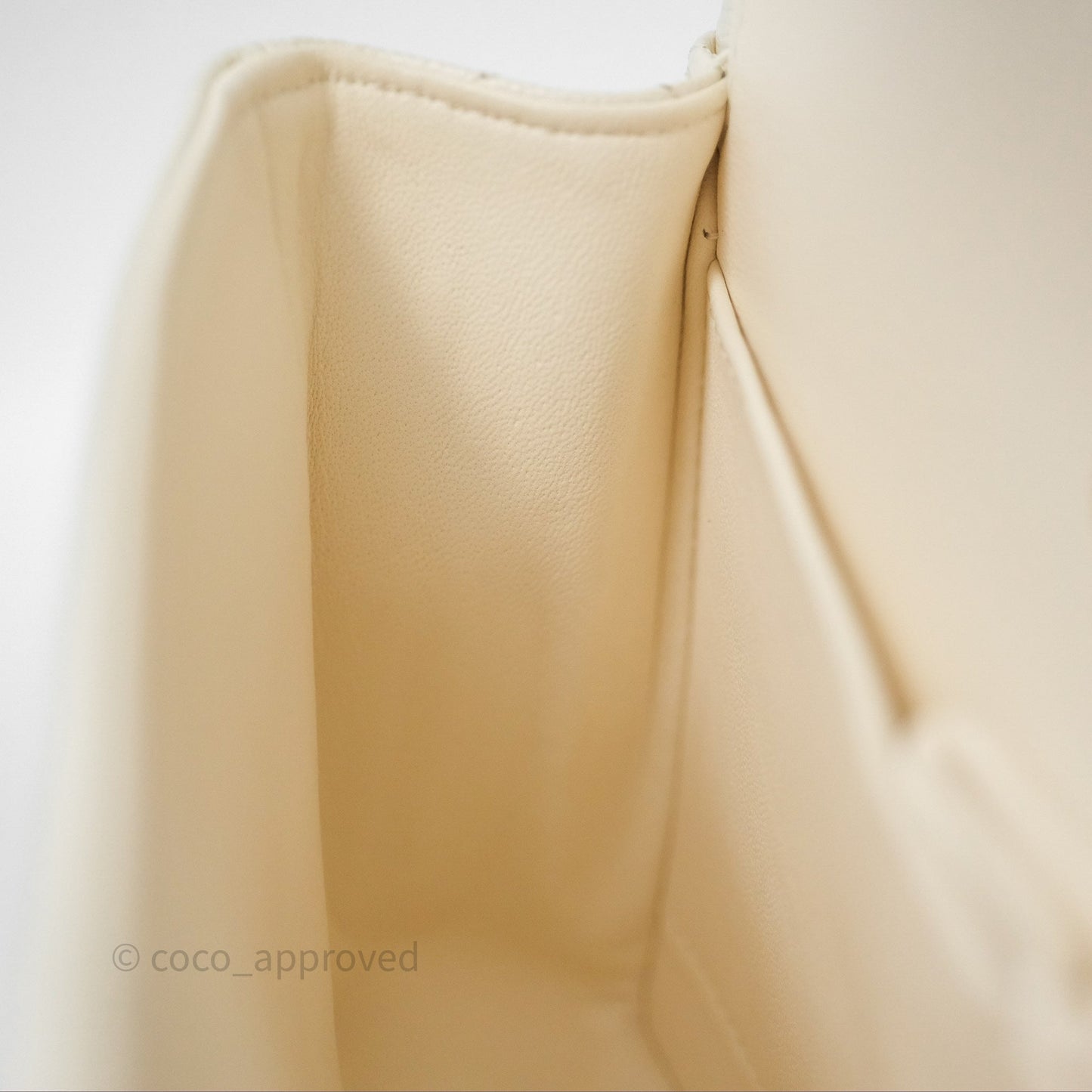 Chanel Classic Quilted Small S/M Flap Ivory White Caviar Gold Hardware