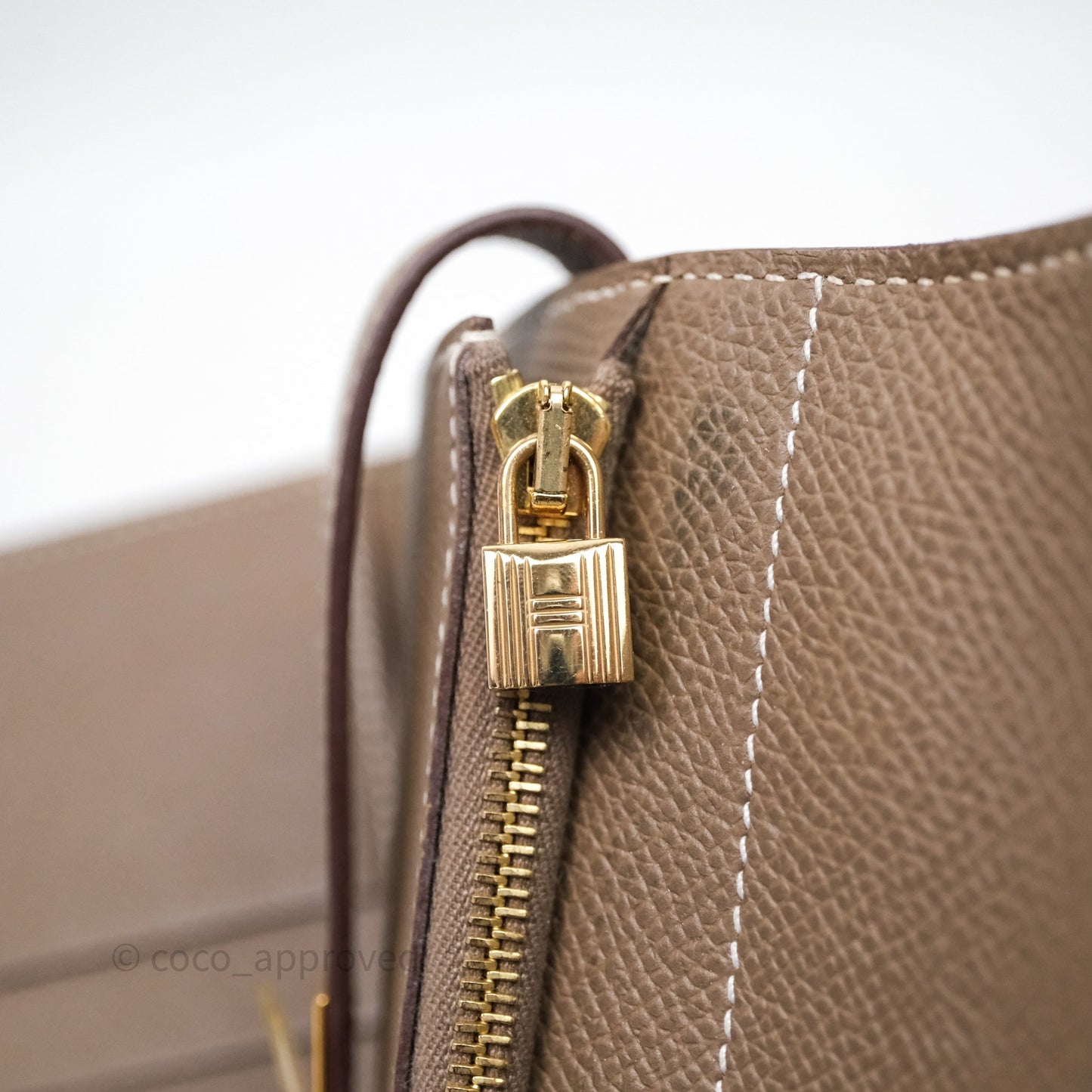 Hermès Kelly To Go 18 Étoupe Epsom Short Wallet Gold Hardware