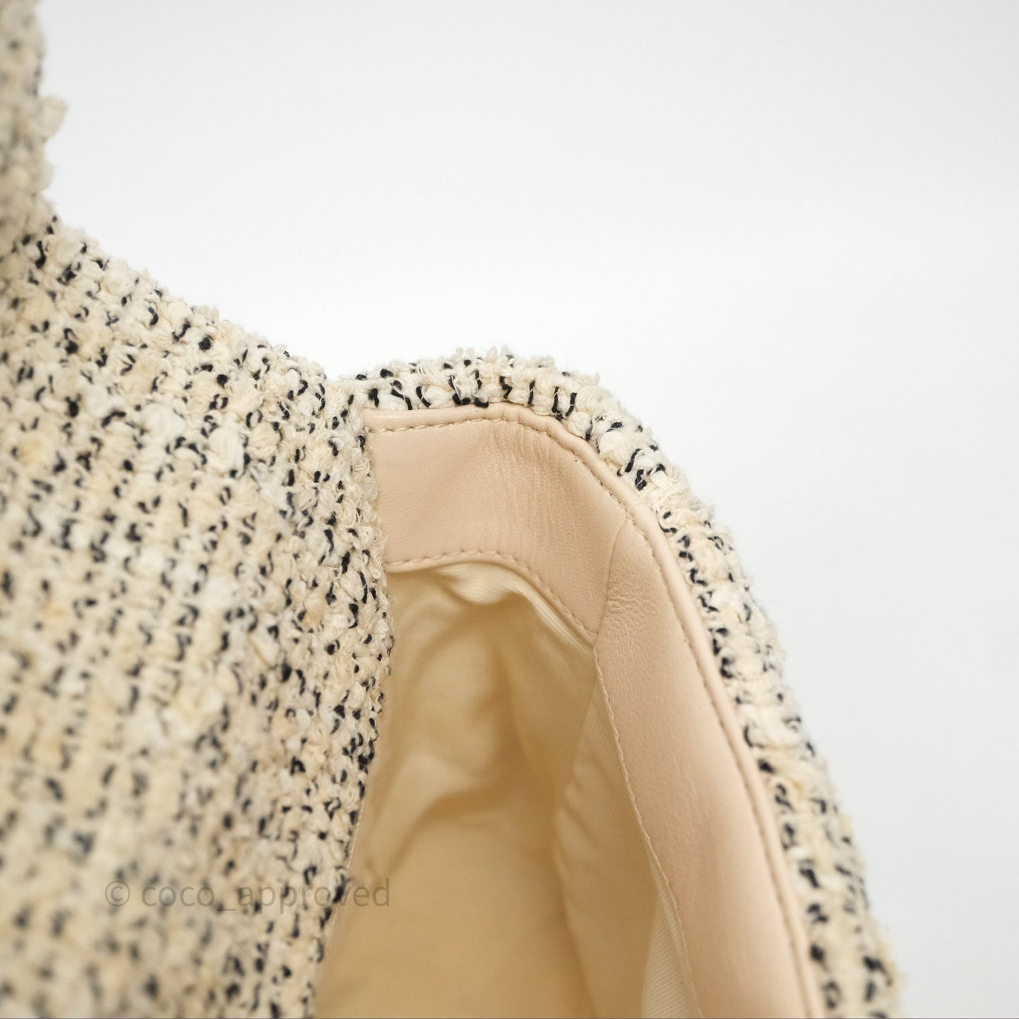 Chanel 19 Small Tweed Oreo Cream Mixed Hardware
