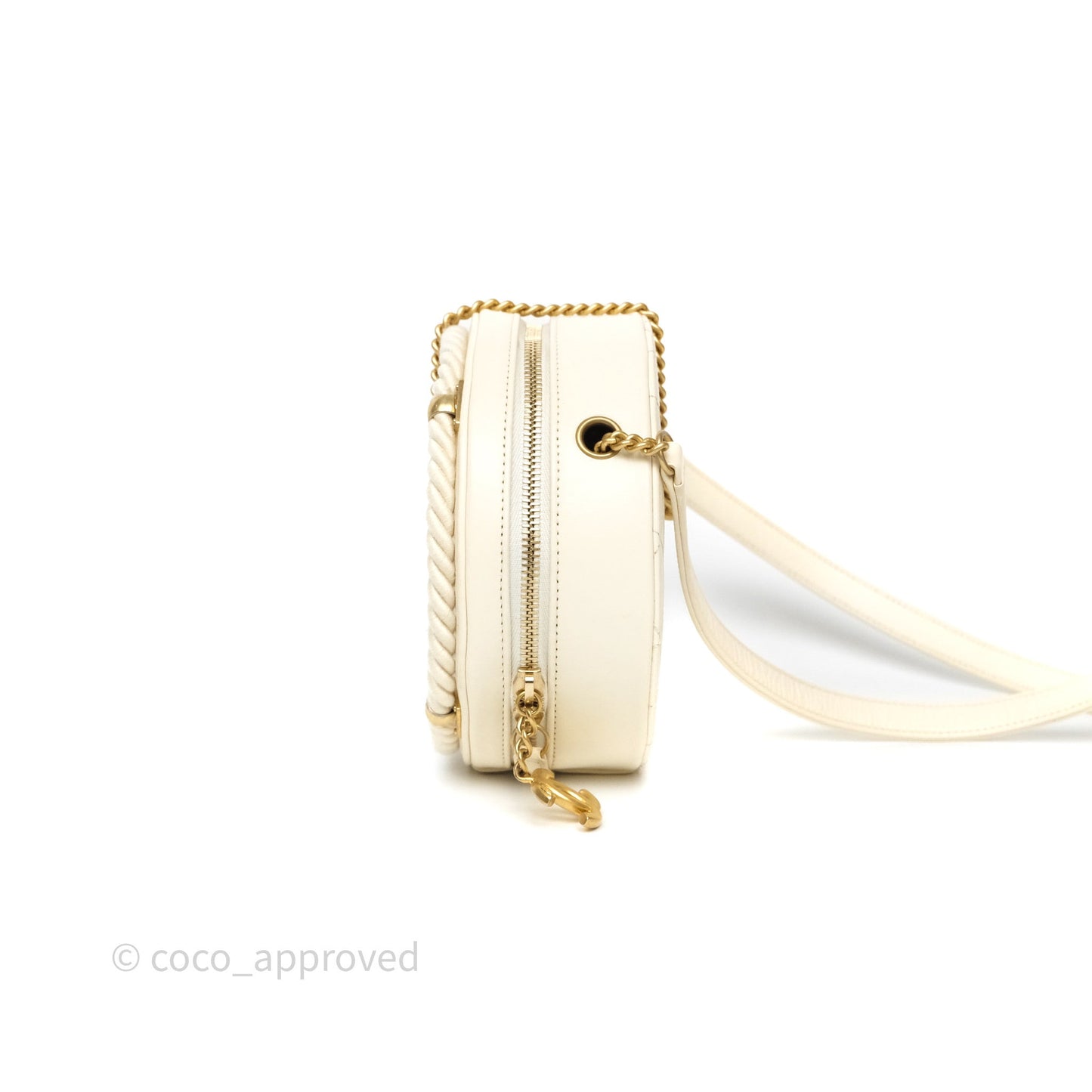 Chanel En Vogue Round Bag White Calfskin Aged Gold Hardware