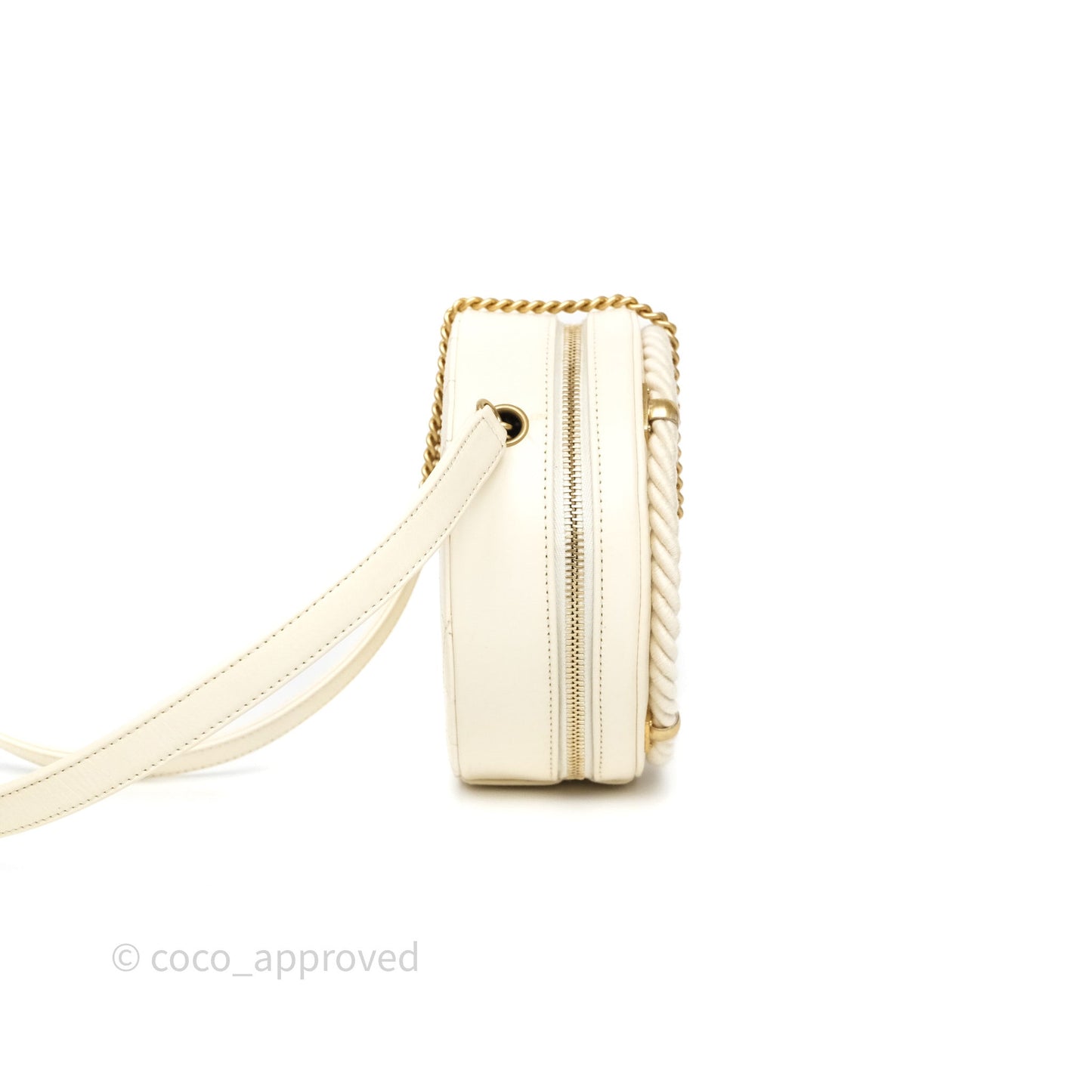 Chanel En Vogue Round Bag White Calfskin Aged Gold Hardware