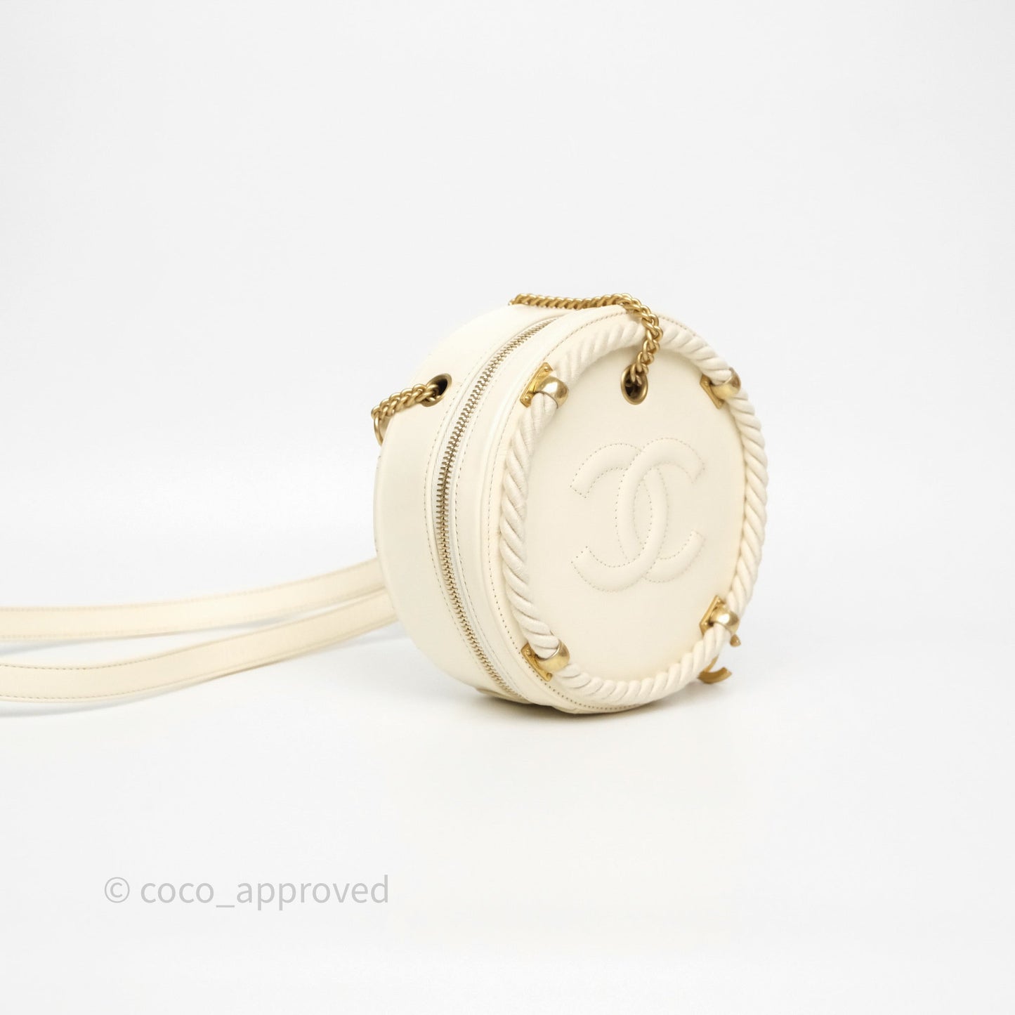 Chanel En Vogue Round Bag White Calfskin Aged Gold Hardware