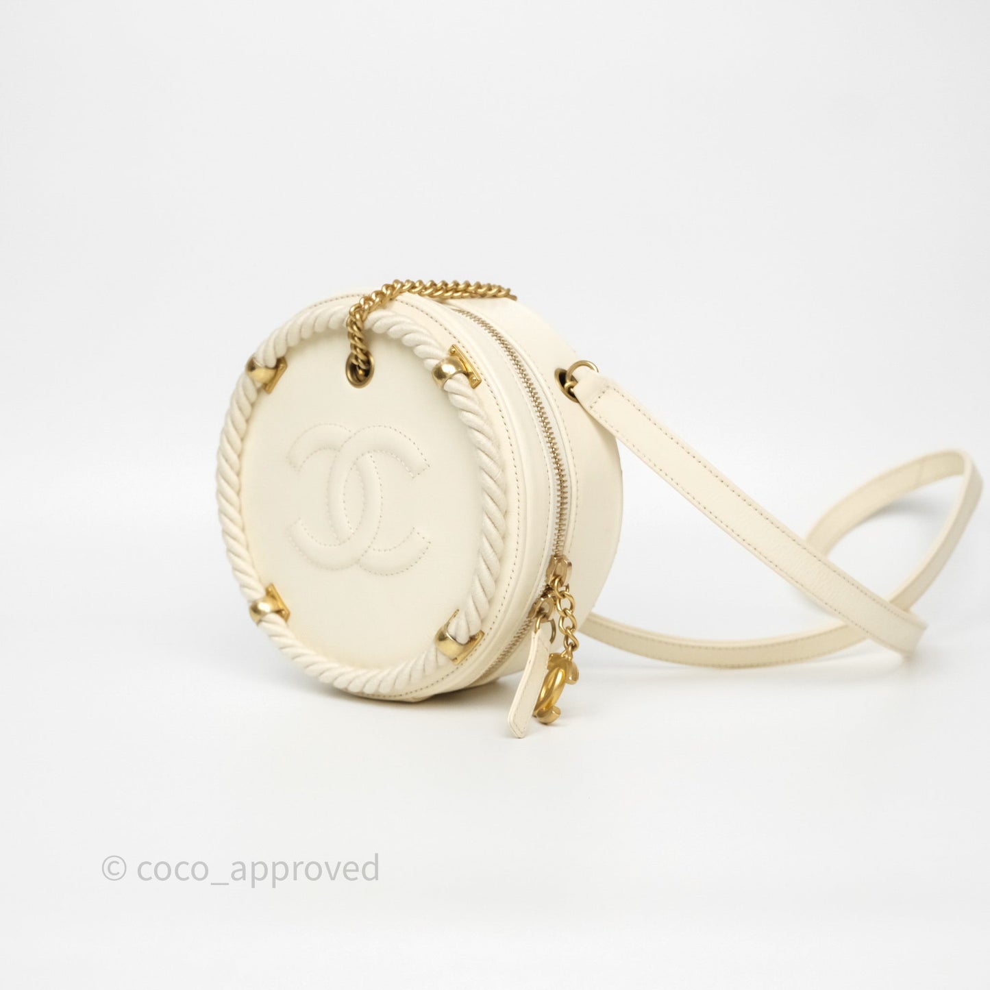 Chanel En Vogue Round Bag White Calfskin Aged Gold Hardware