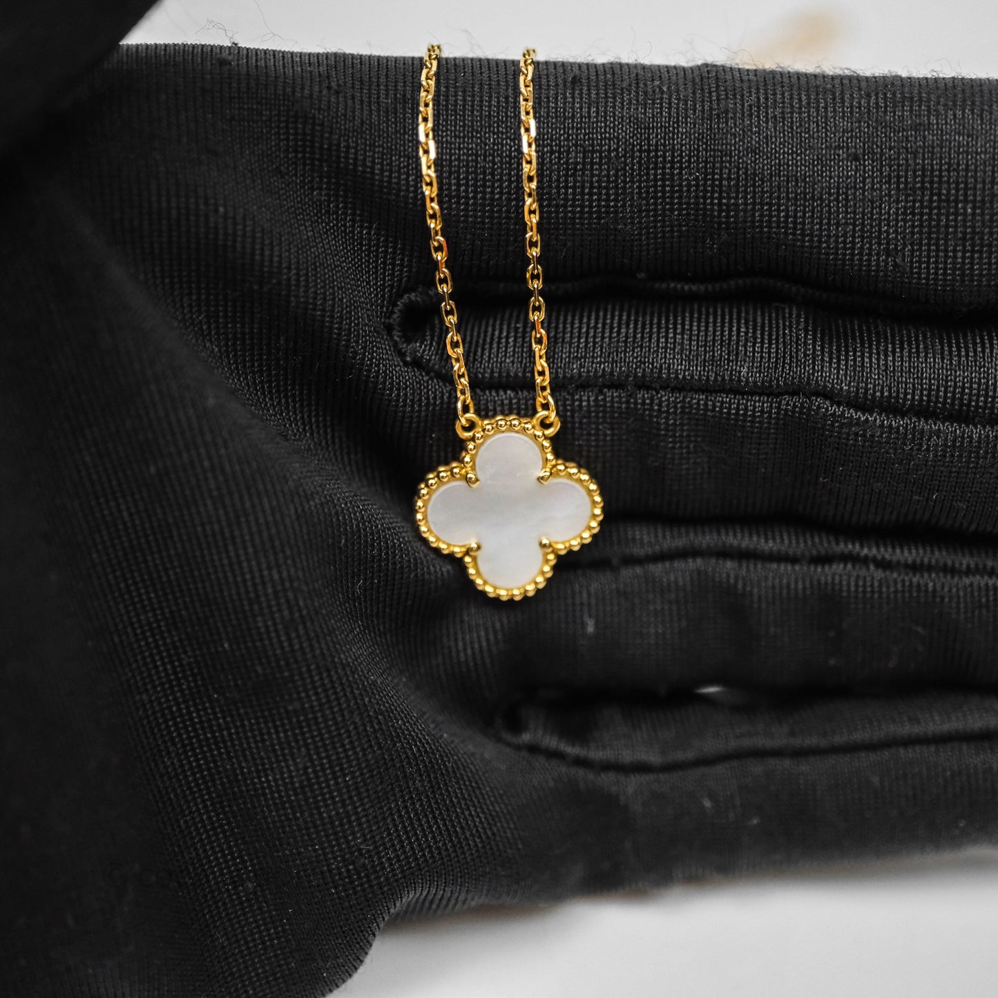Van Cleef & Arpels Vintage Alhambra Pendant White Mother-of-pearl Yellow Gold