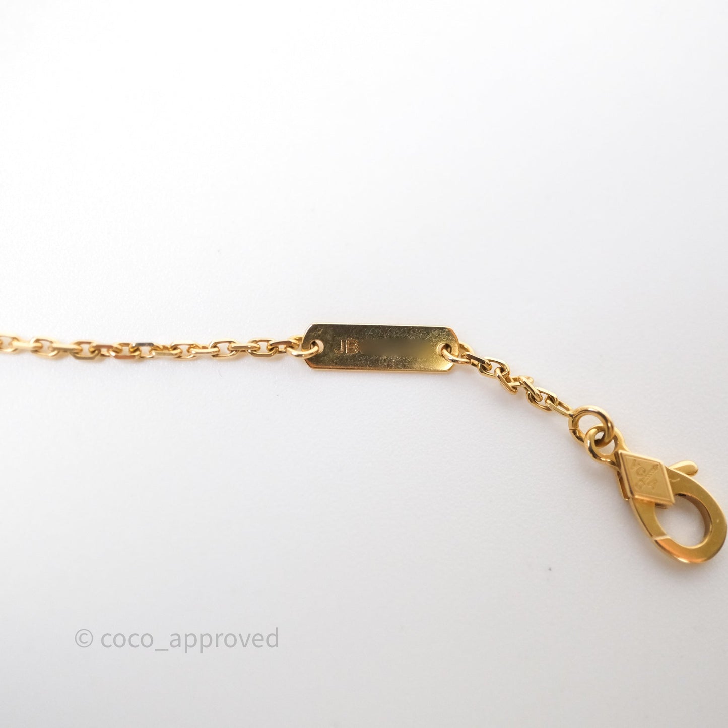 Van Cleef & Arpels Vintage Alhambra Pendant White Mother-of-pearl Yellow Gold