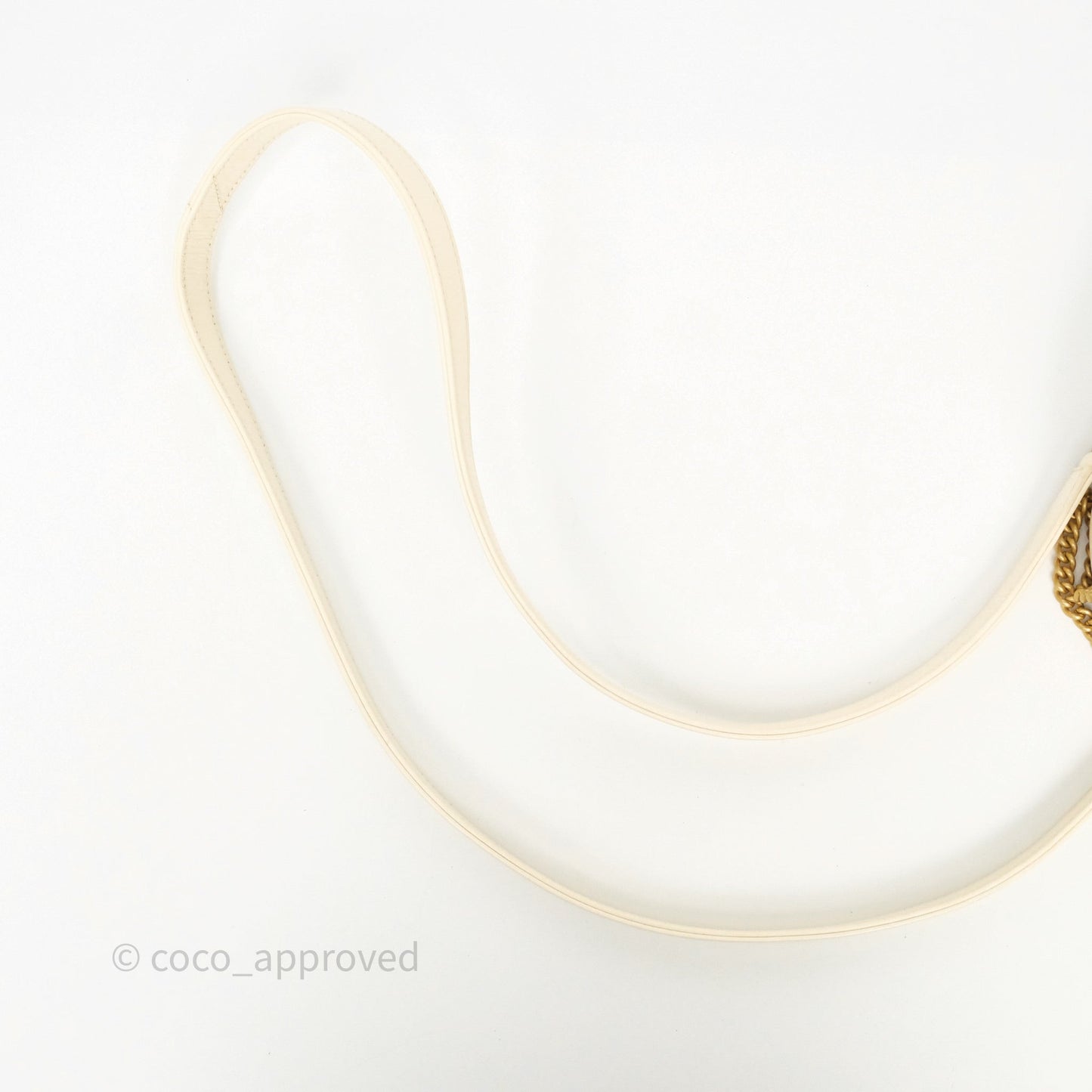Chanel En Vogue Round Bag White Calfskin Aged Gold Hardware