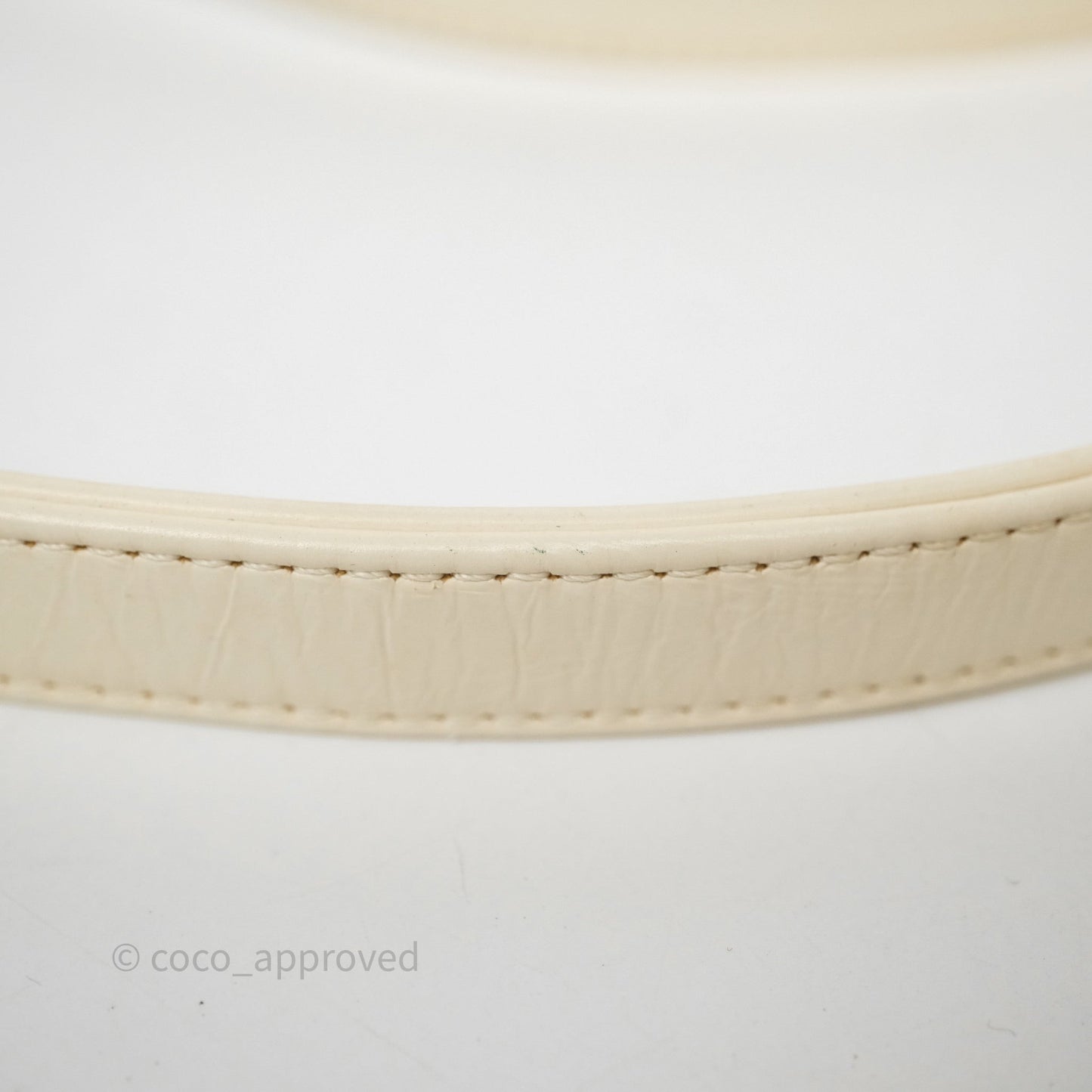 Chanel En Vogue Round Bag White Calfskin Aged Gold Hardware