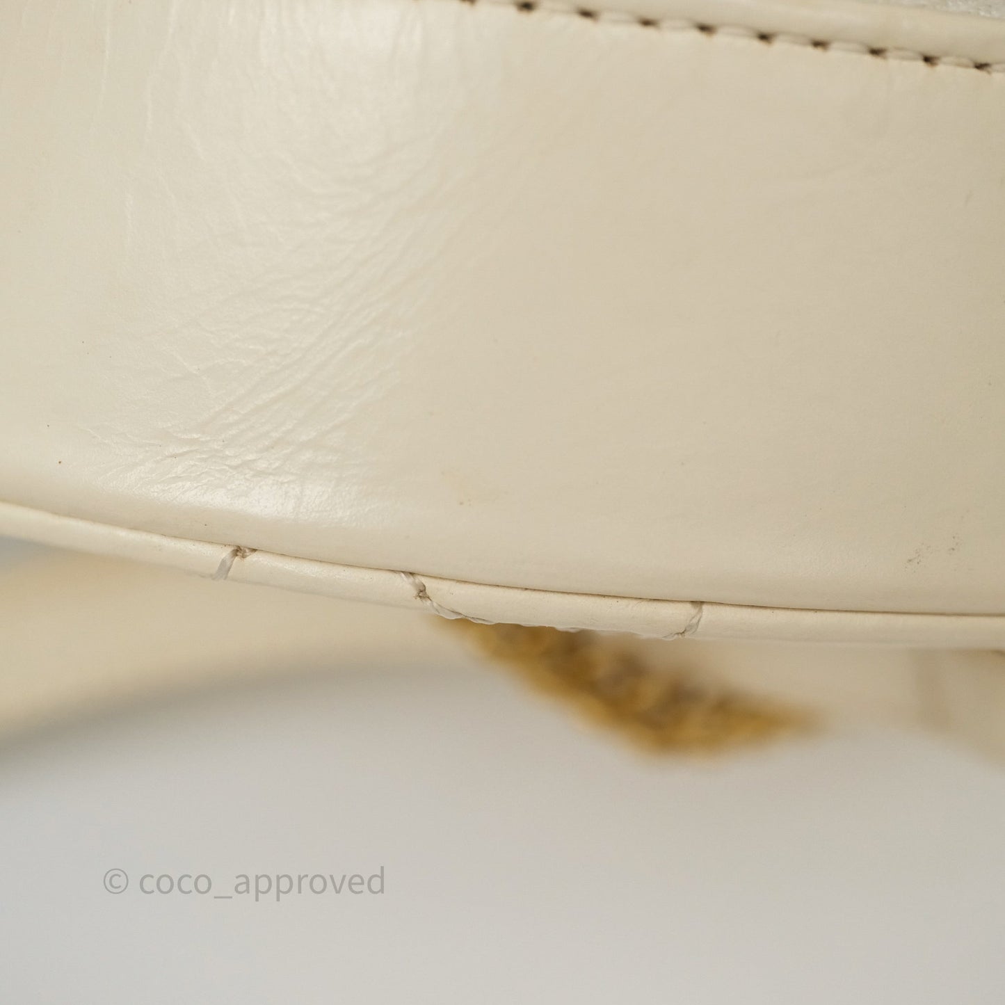 Chanel En Vogue Round Bag White Calfskin Aged Gold Hardware