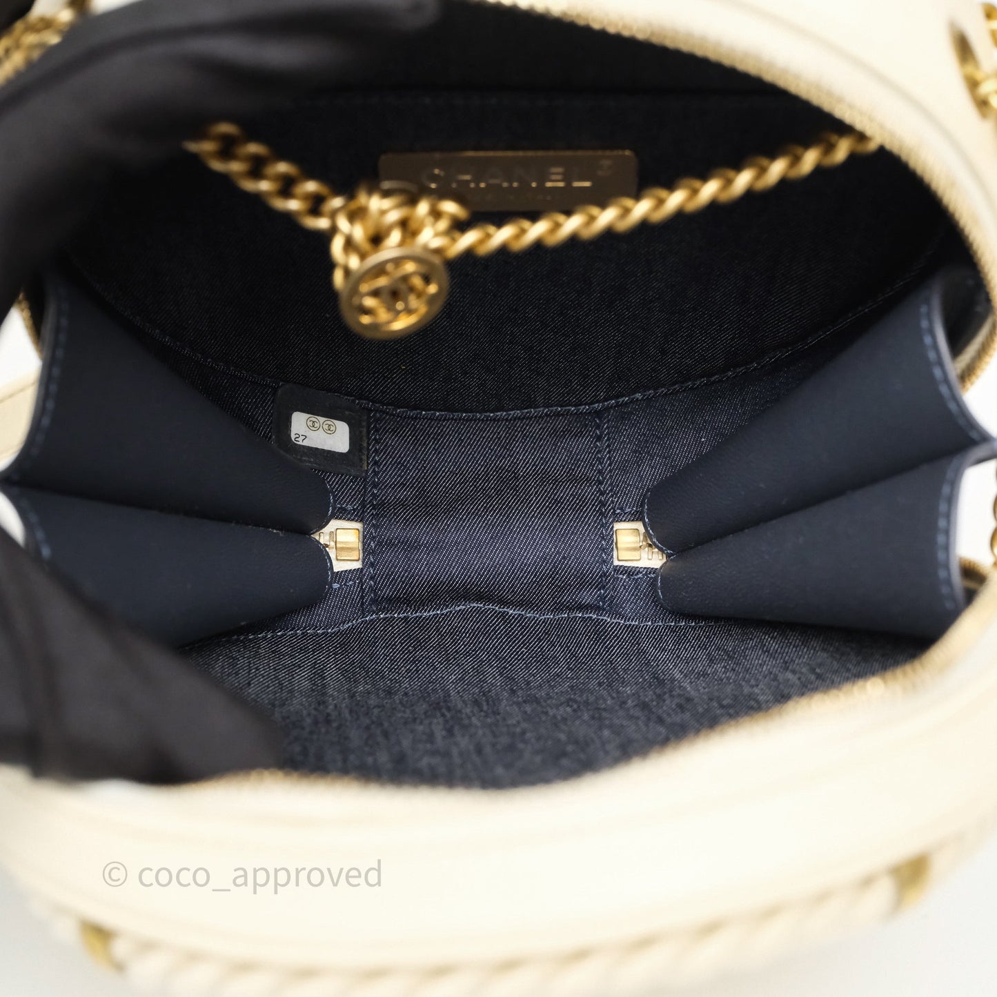 Chanel En Vogue Round Bag White Calfskin Aged Gold Hardware