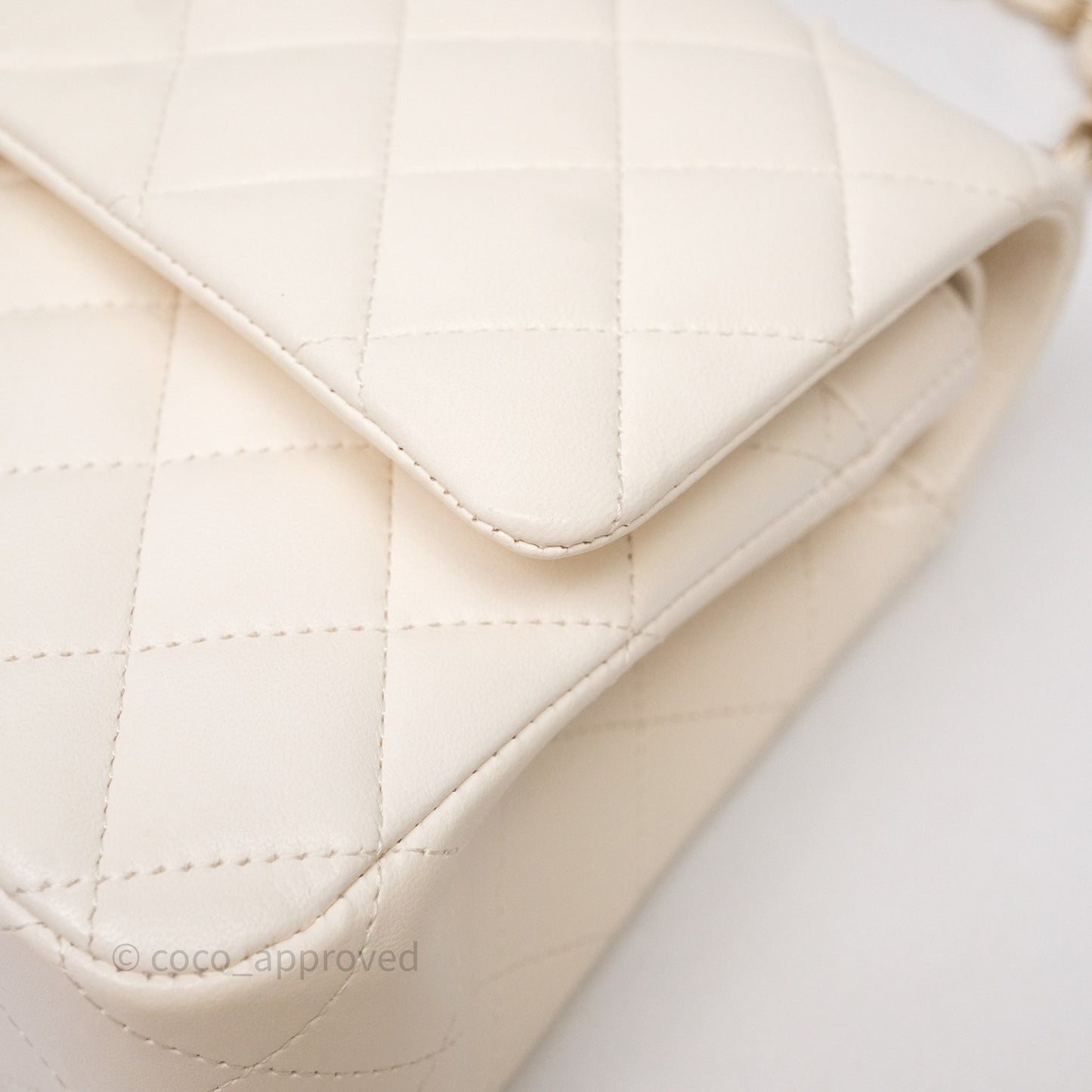 Chanel Classic M/L Medium Flap Quilted Ivory White Lambskin Gold Hardware