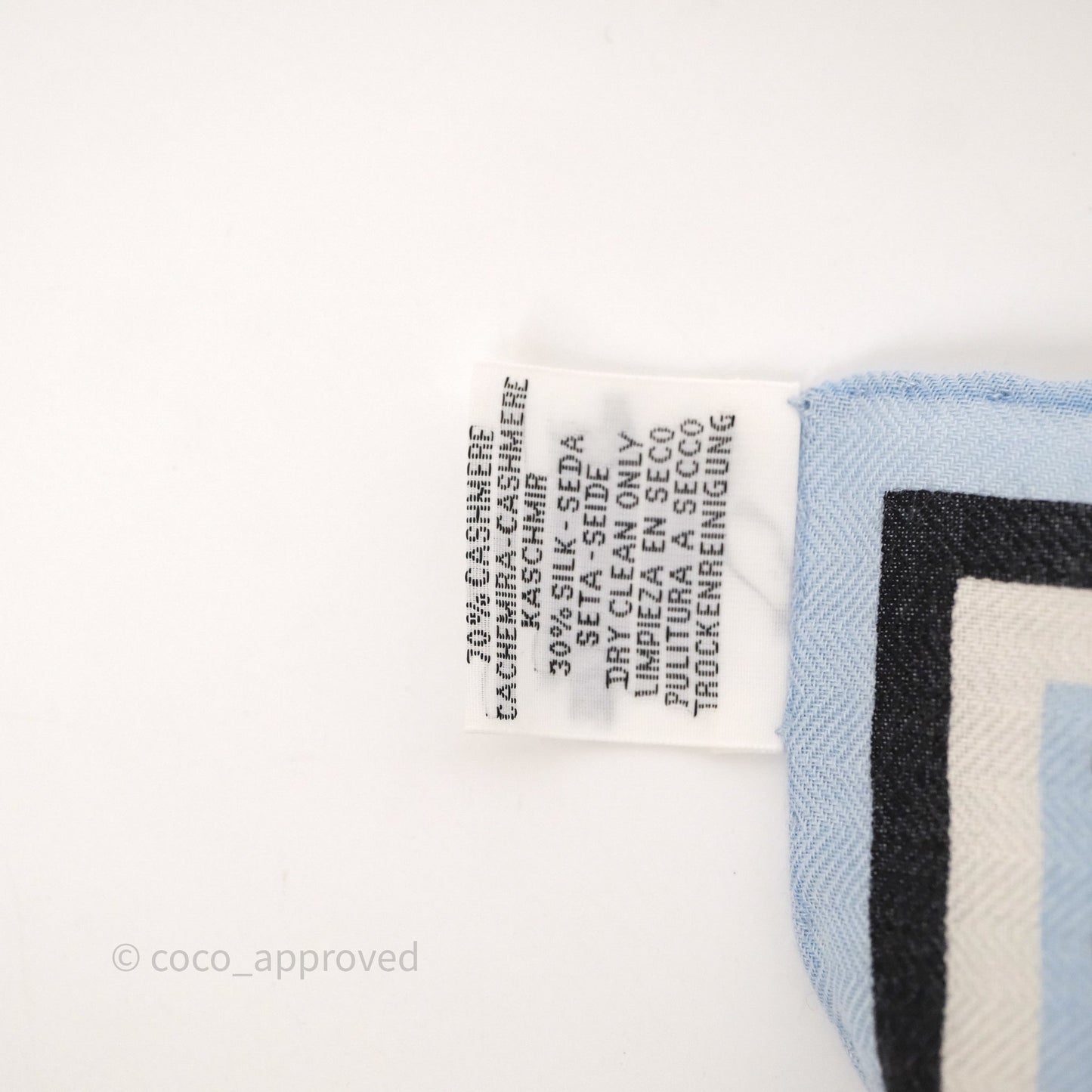 Hermès Couvertures et Tenues de Jour Cashmere Scarf 140