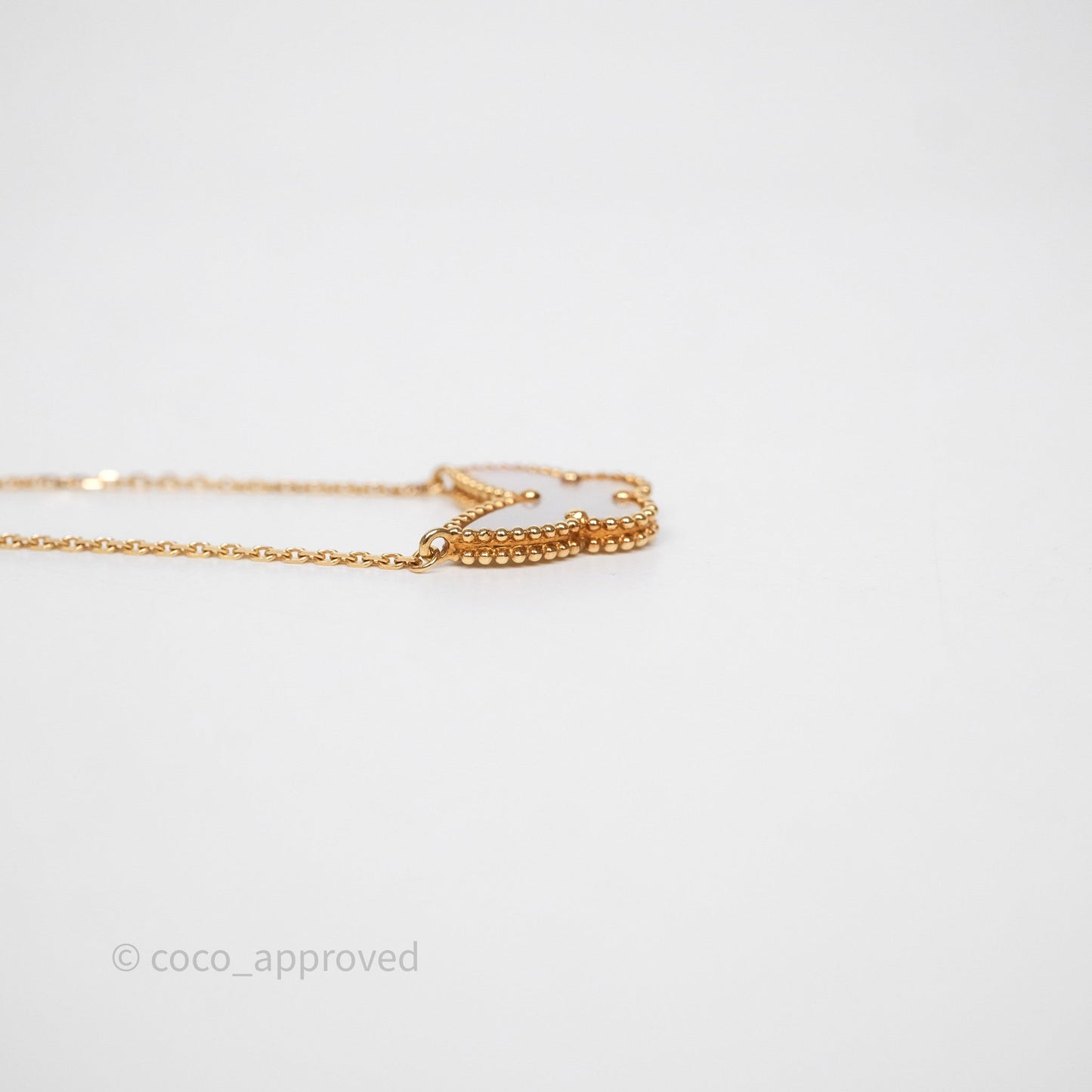 Van Cleef & Arpels Lucky Alhambra Butterfly Pendant Necklace Mother-of-pearl 18K Yellow Gold