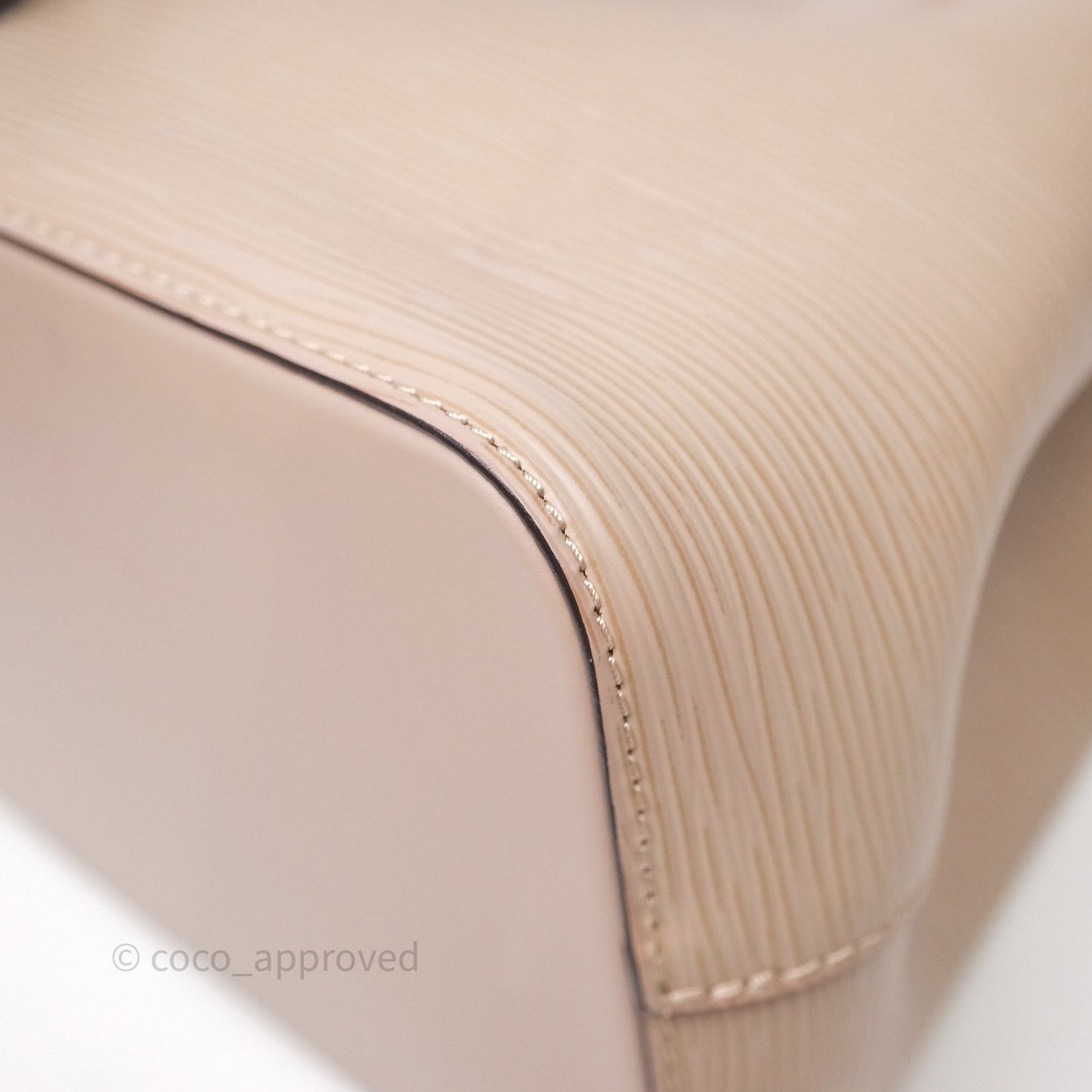 Louis Vuitton Neonoe BB Epi Beige