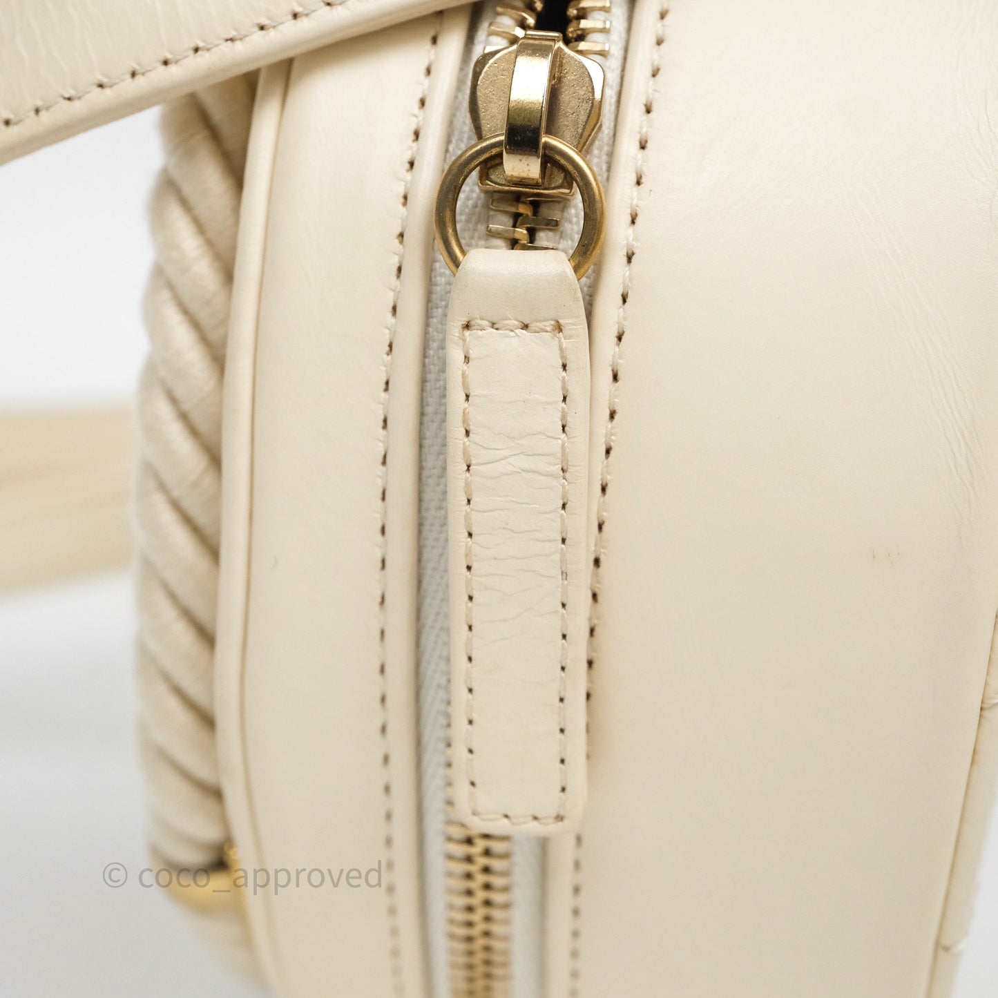 Chanel En Vogue Round Bag White Calfskin Aged Gold Hardware