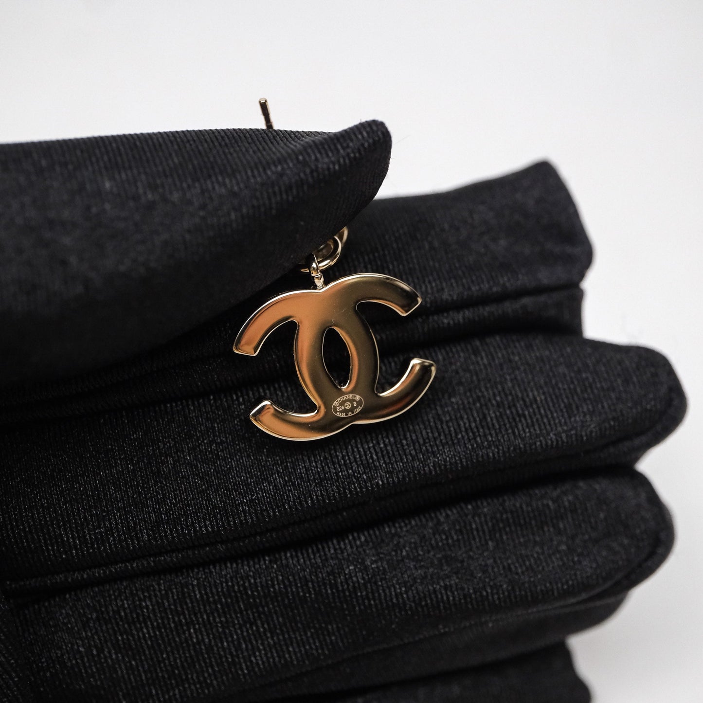 Chanel CC Heart Crystal Drop Earrings Gold Tone 24B