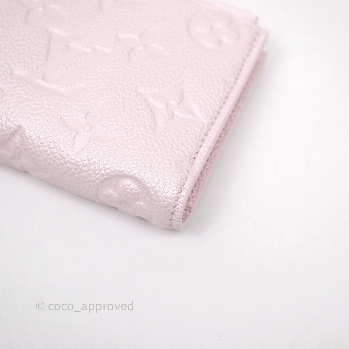 Louis Vuitton Lisa Wallet Snowy Pearl Monogram