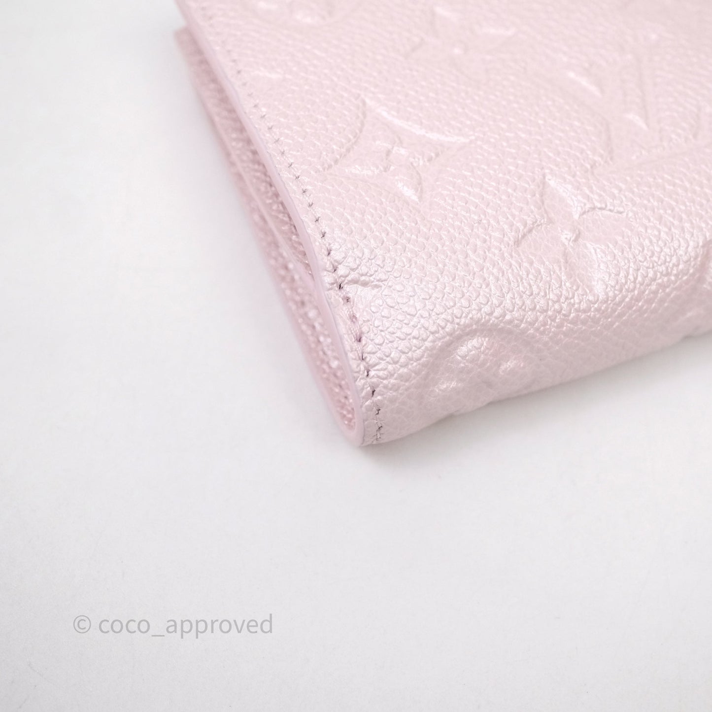Louis Vuitton Lisa Wallet Snowy Pearl Monogram