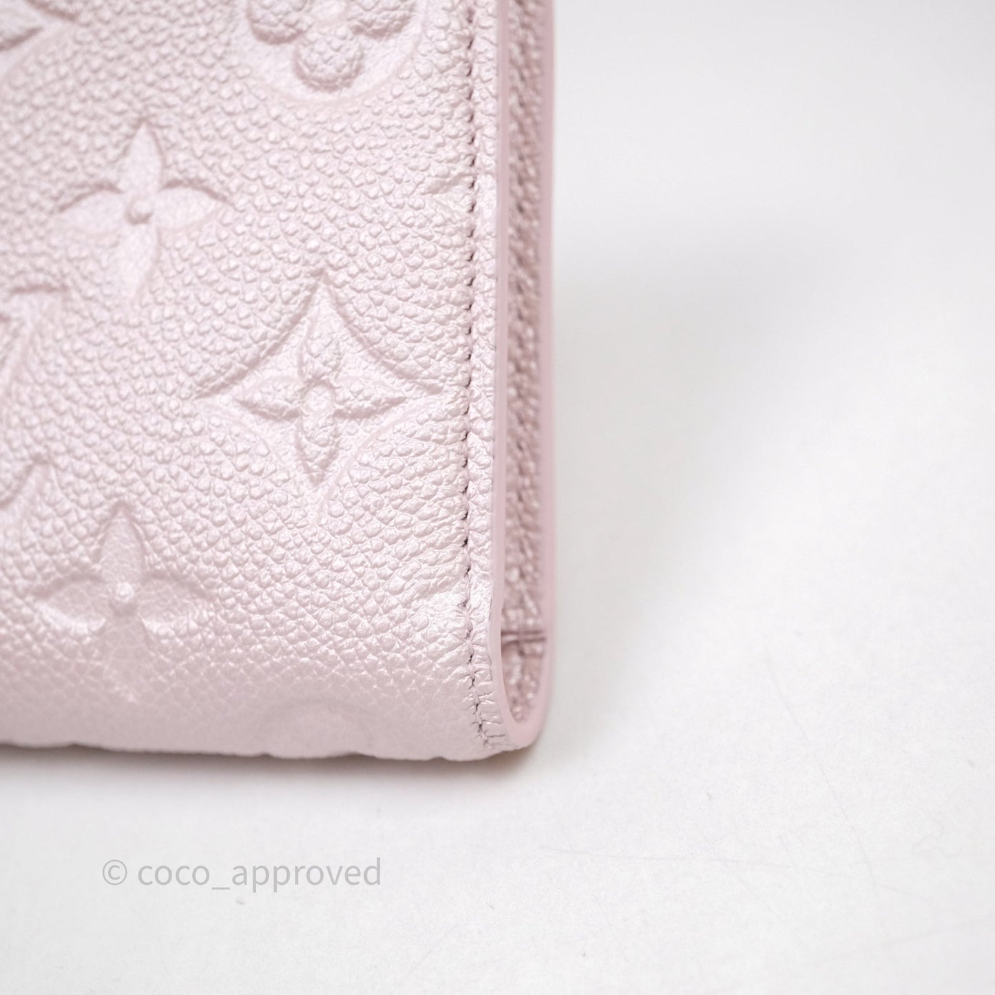 Louis Vuitton Lisa Wallet Snowy Pearl Monogram