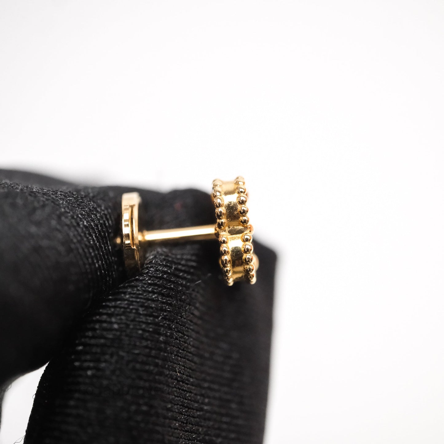 Van Cleef & Arpels Sweet Alhambra Earstuds Earrings Pendant Onyx Yellow Gold