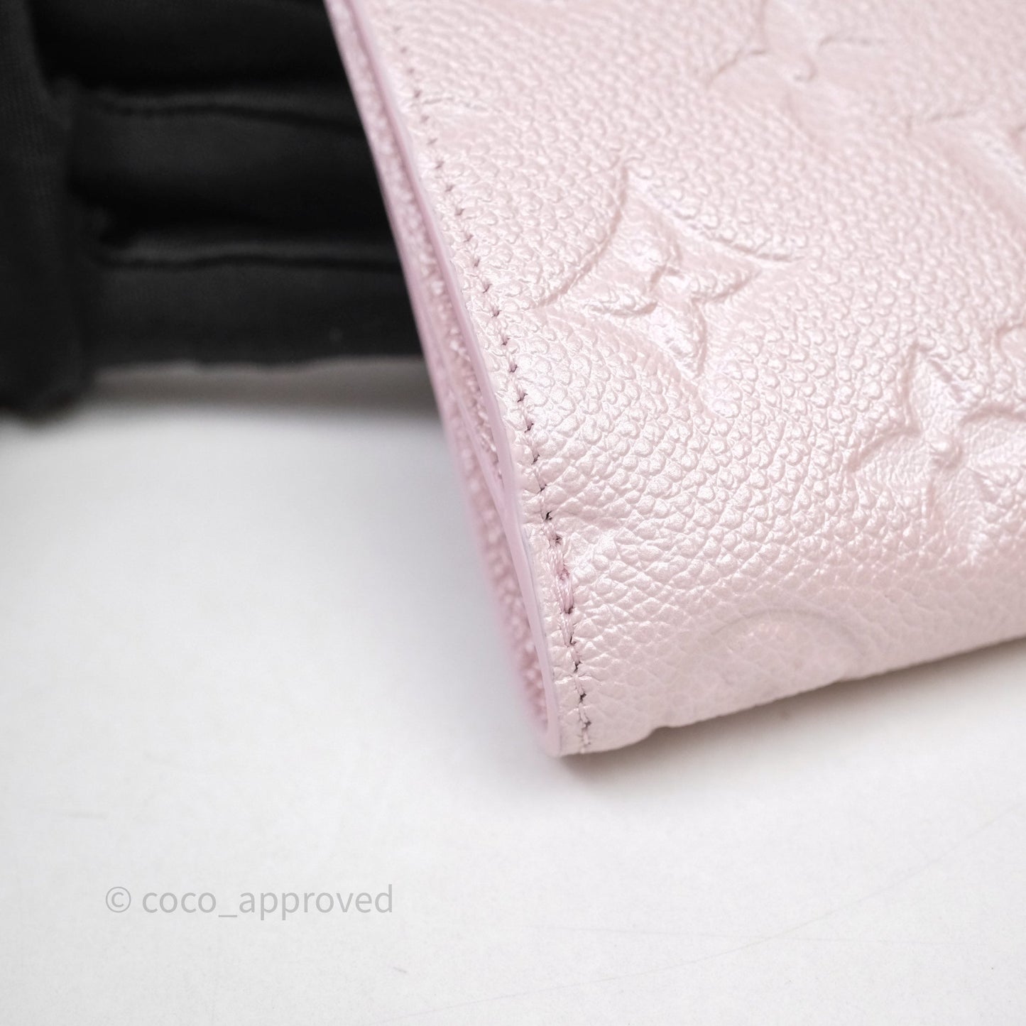 Louis Vuitton Lisa Wallet Snowy Pearl Monogram