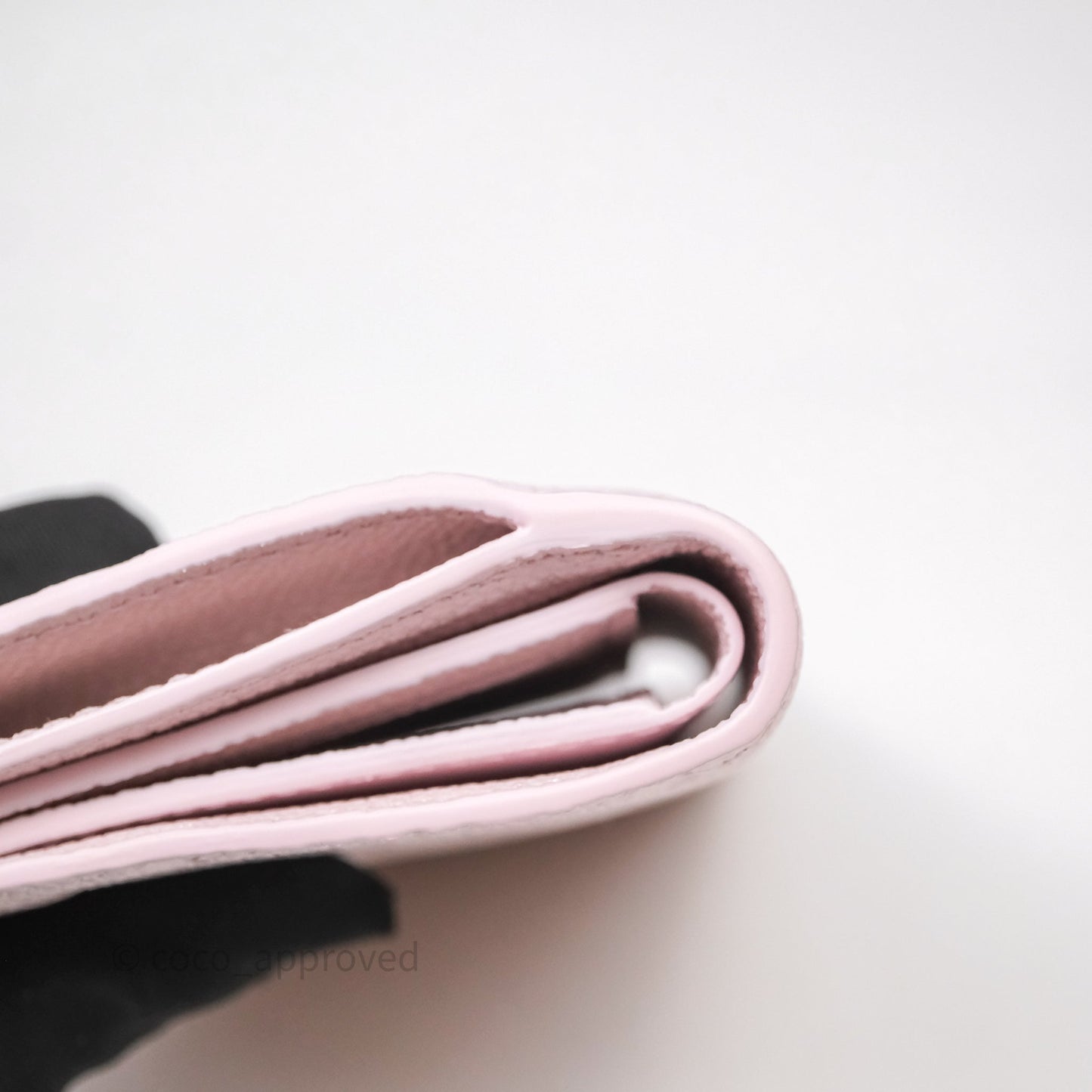 Louis Vuitton Lisa Wallet Snowy Pearl Monogram