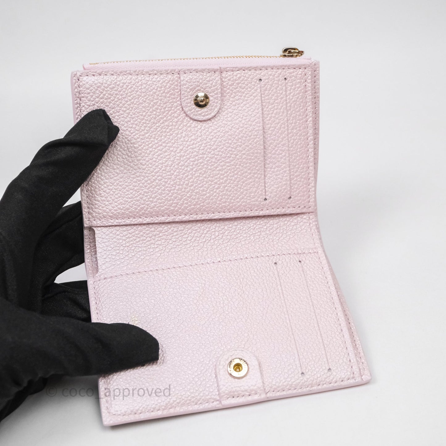 Louis Vuitton Lisa Wallet Snowy Pearl Monogram