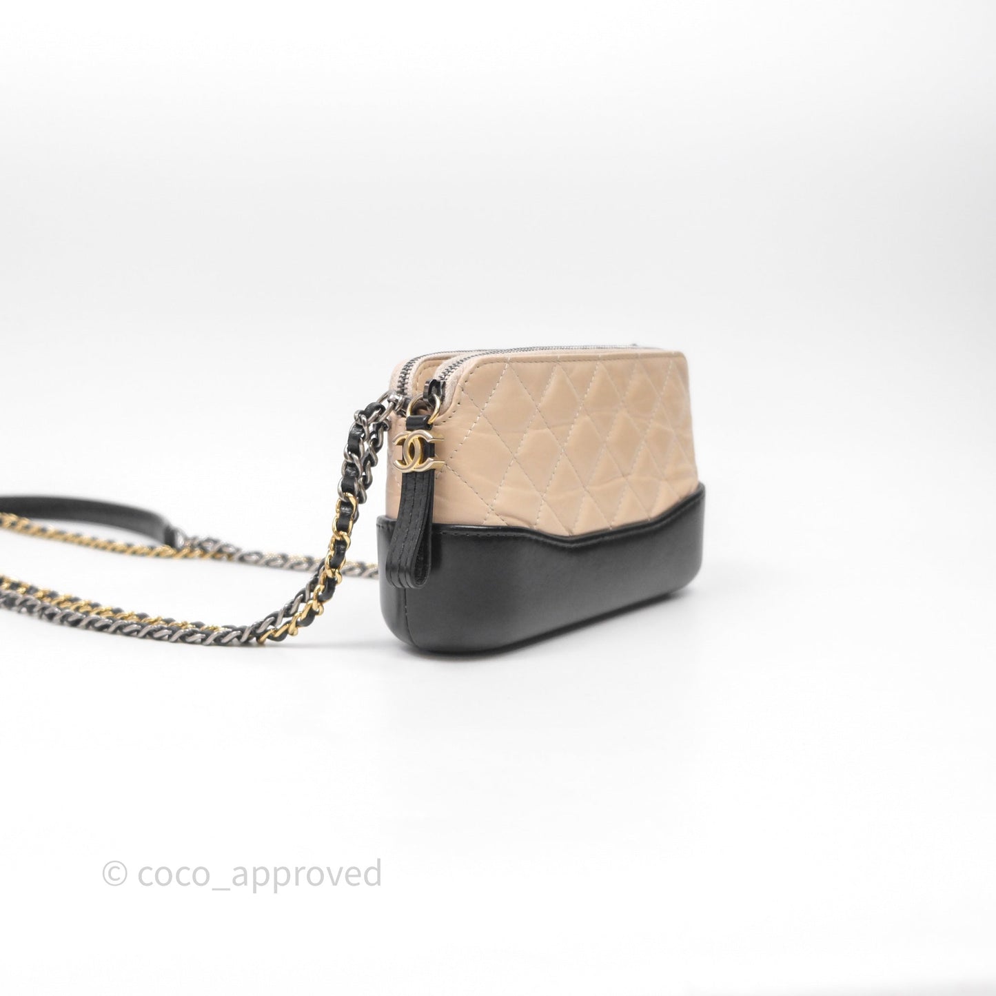 Chanel Gabrielle Clutch With Chain Aged Calfskin Black Beige Mixed Hardware