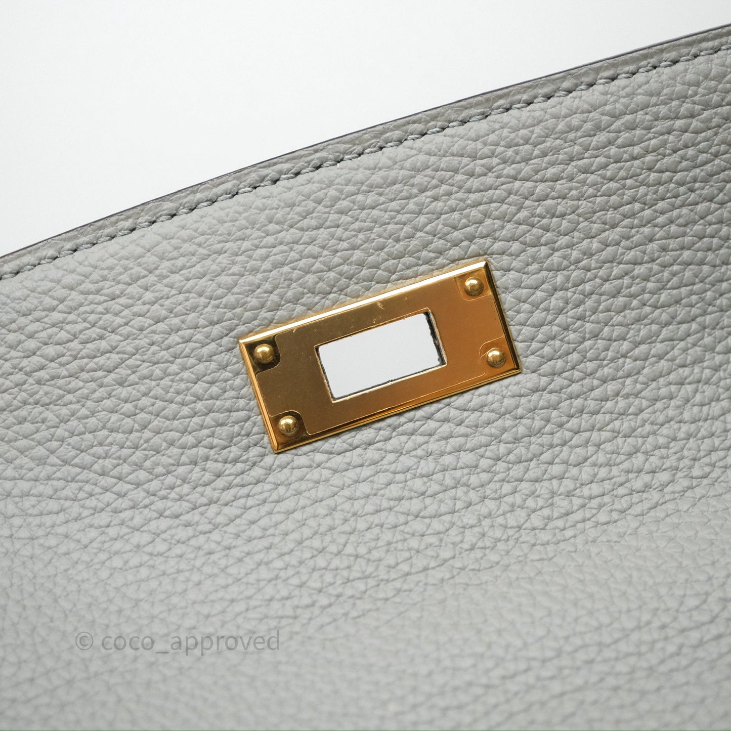 Hermès Kelly 28 Gris Mouette 4Z Togo Gold Hardware