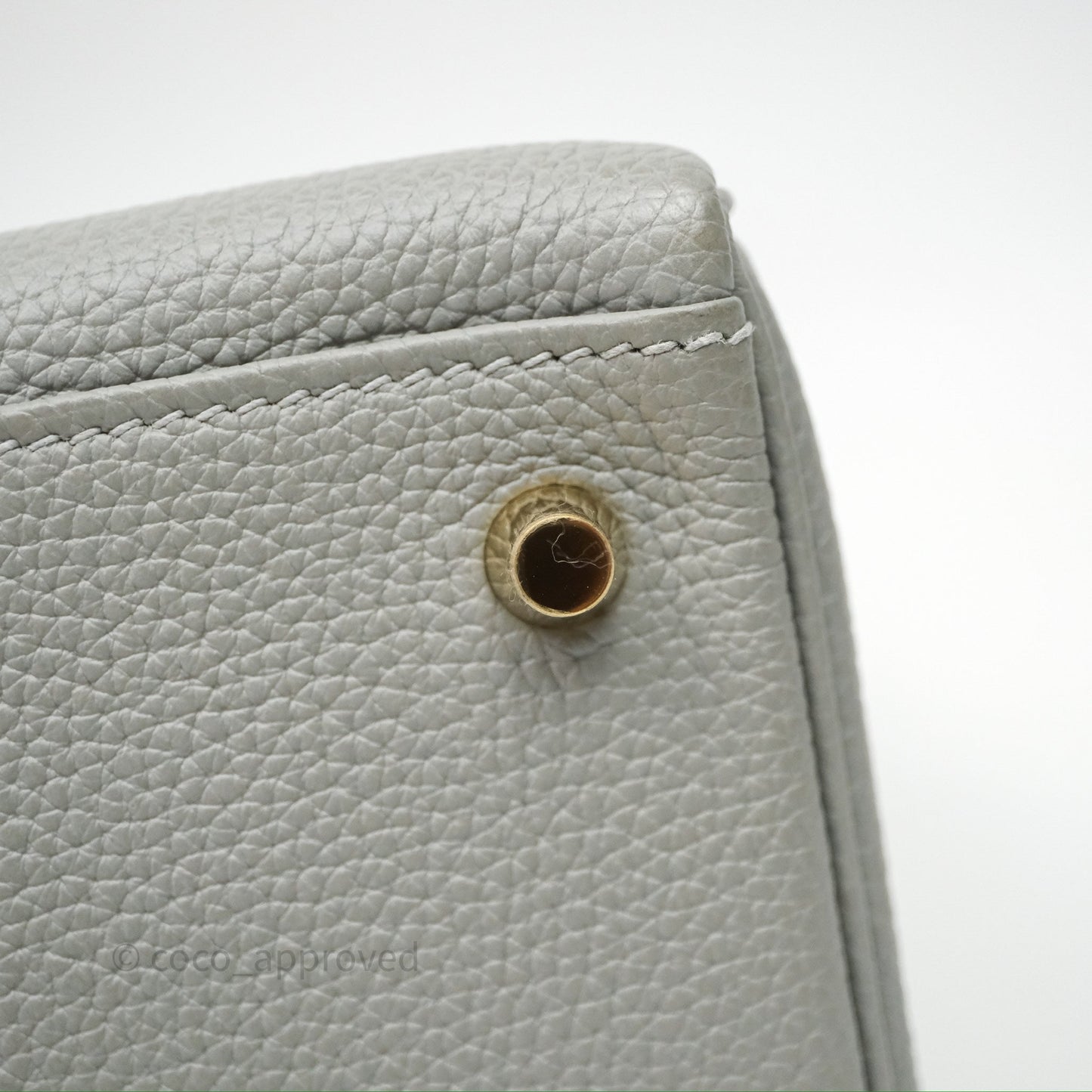 Hermès Kelly 28 Gris Mouette 4Z Togo Gold Hardware