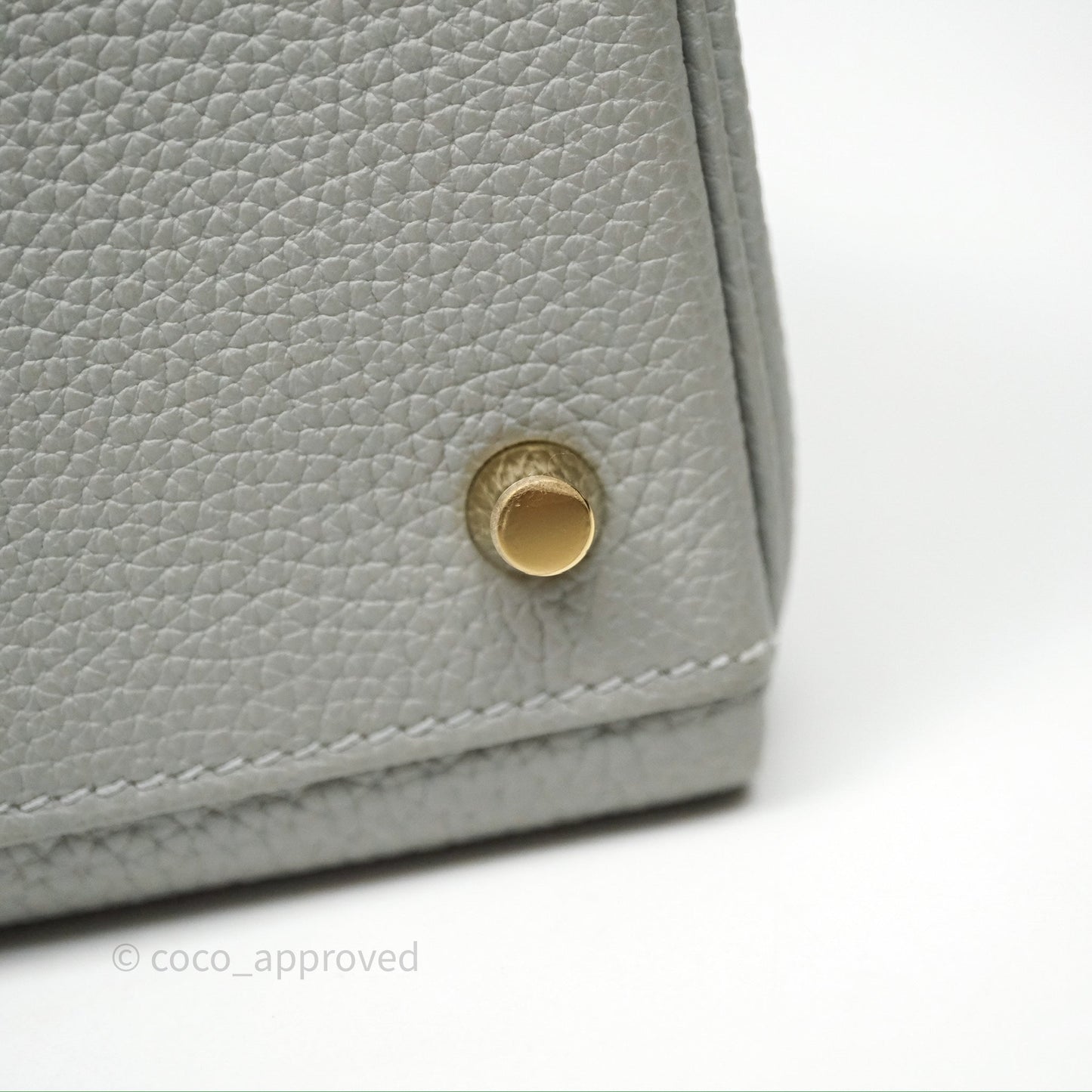Hermès Kelly 28 Gris Mouette 4Z Togo Gold Hardware