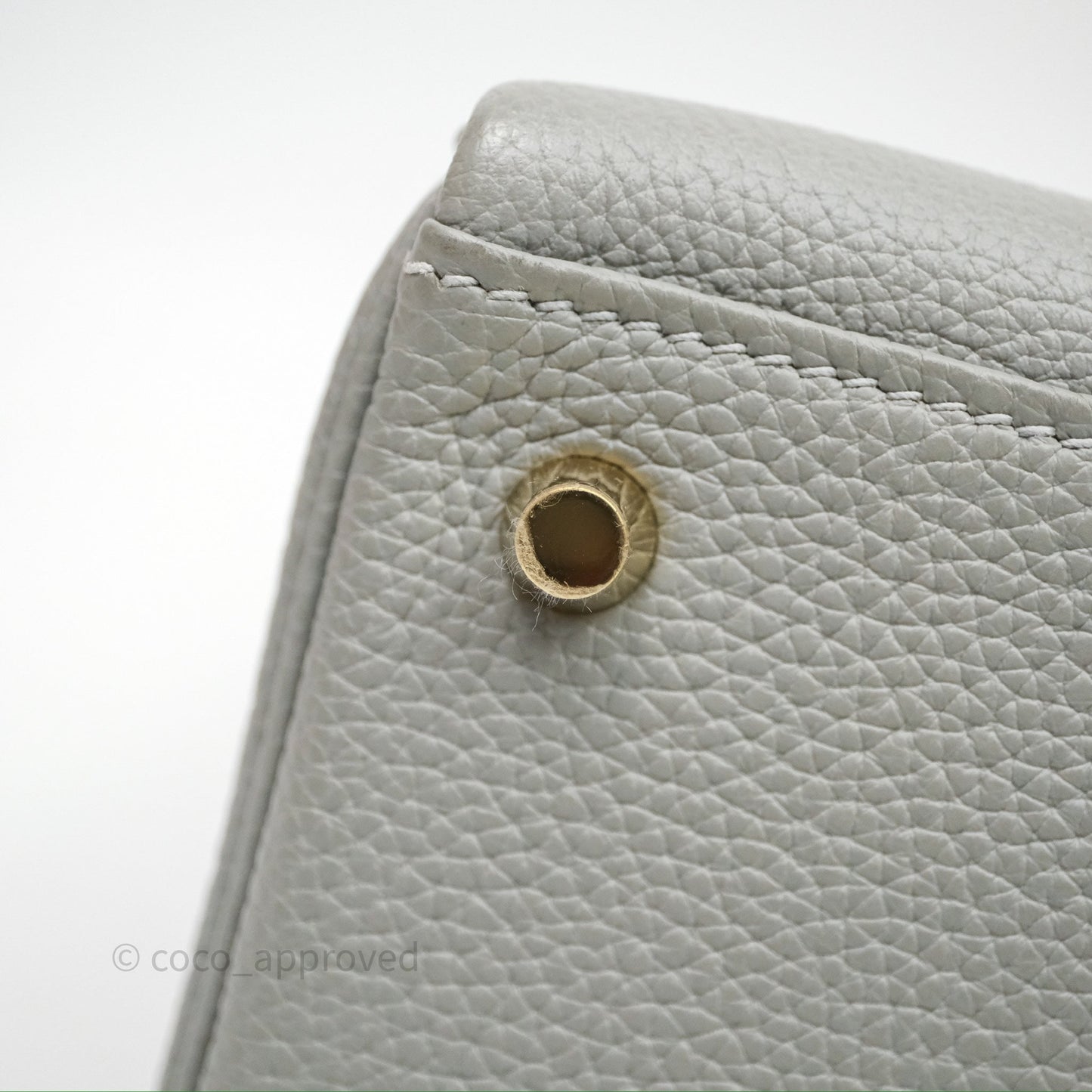 Hermès Kelly 28 Gris Mouette 4Z Togo Gold Hardware