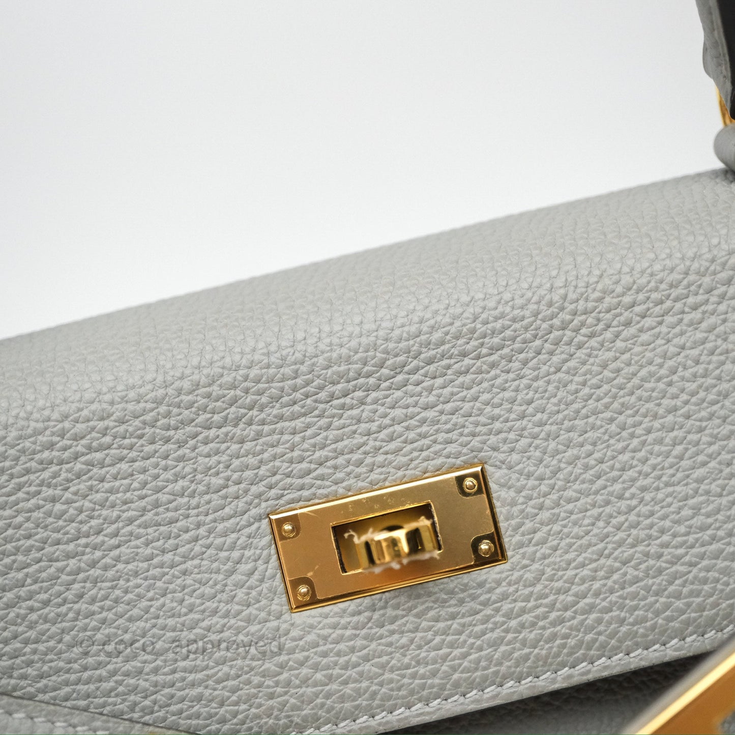 Hermès Kelly 28 Gris Mouette 4Z Togo Gold Hardware